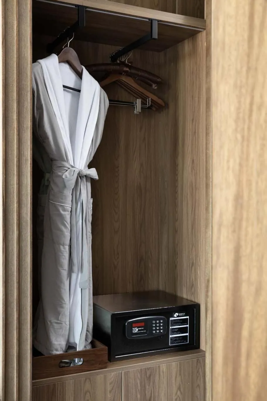 wardrobe in Qiuzhu Hotel Shanghai