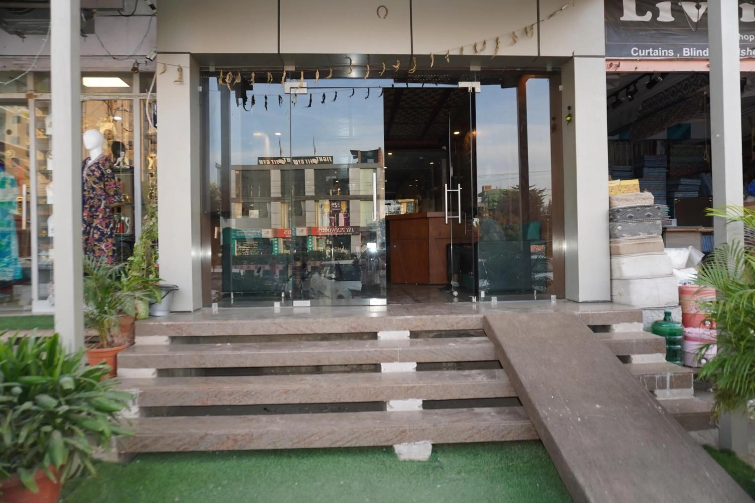 Facade/entrance in Hotel Nilax