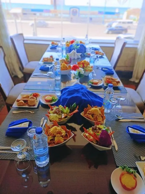 Restaurant/places to eat in 26th of July Apartments