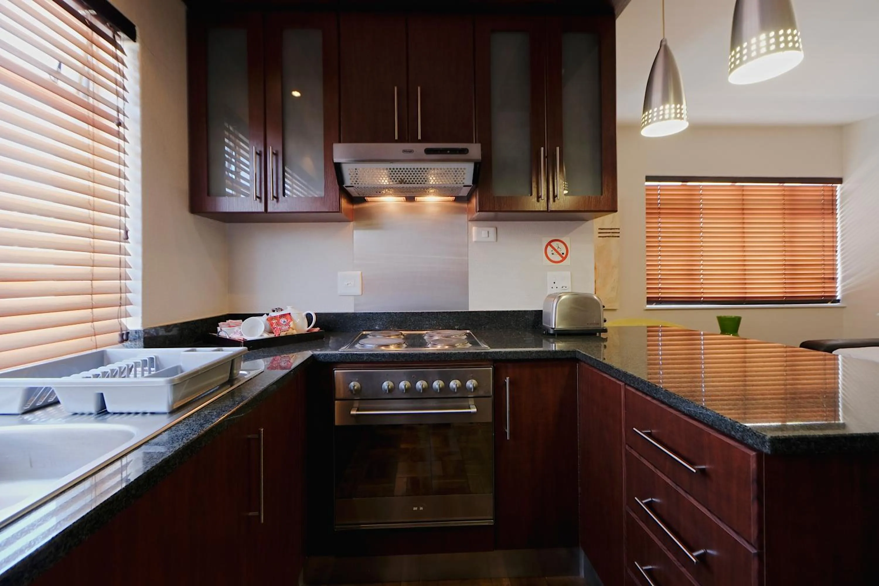 Kitchen or kitchenette in 10 on Cape Self Catering Apartments