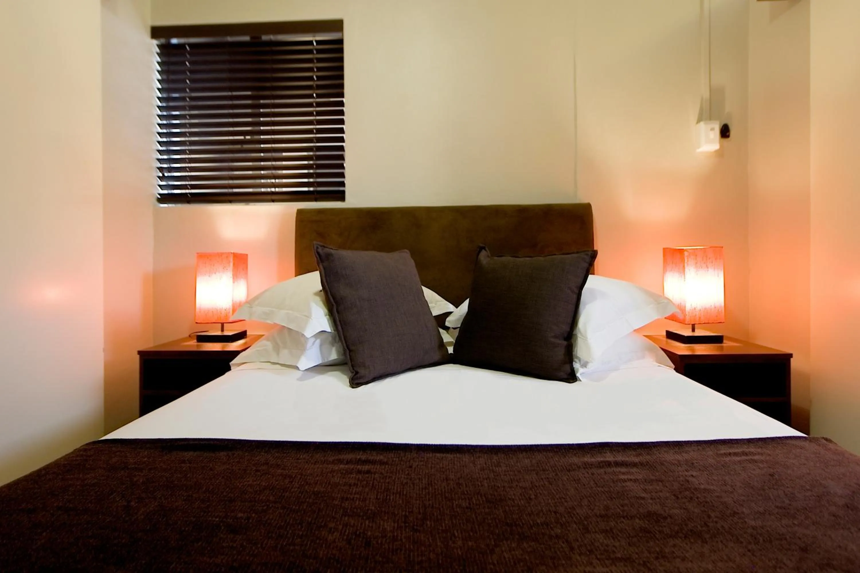 Bed in 10 on Cape Self Catering Apartments