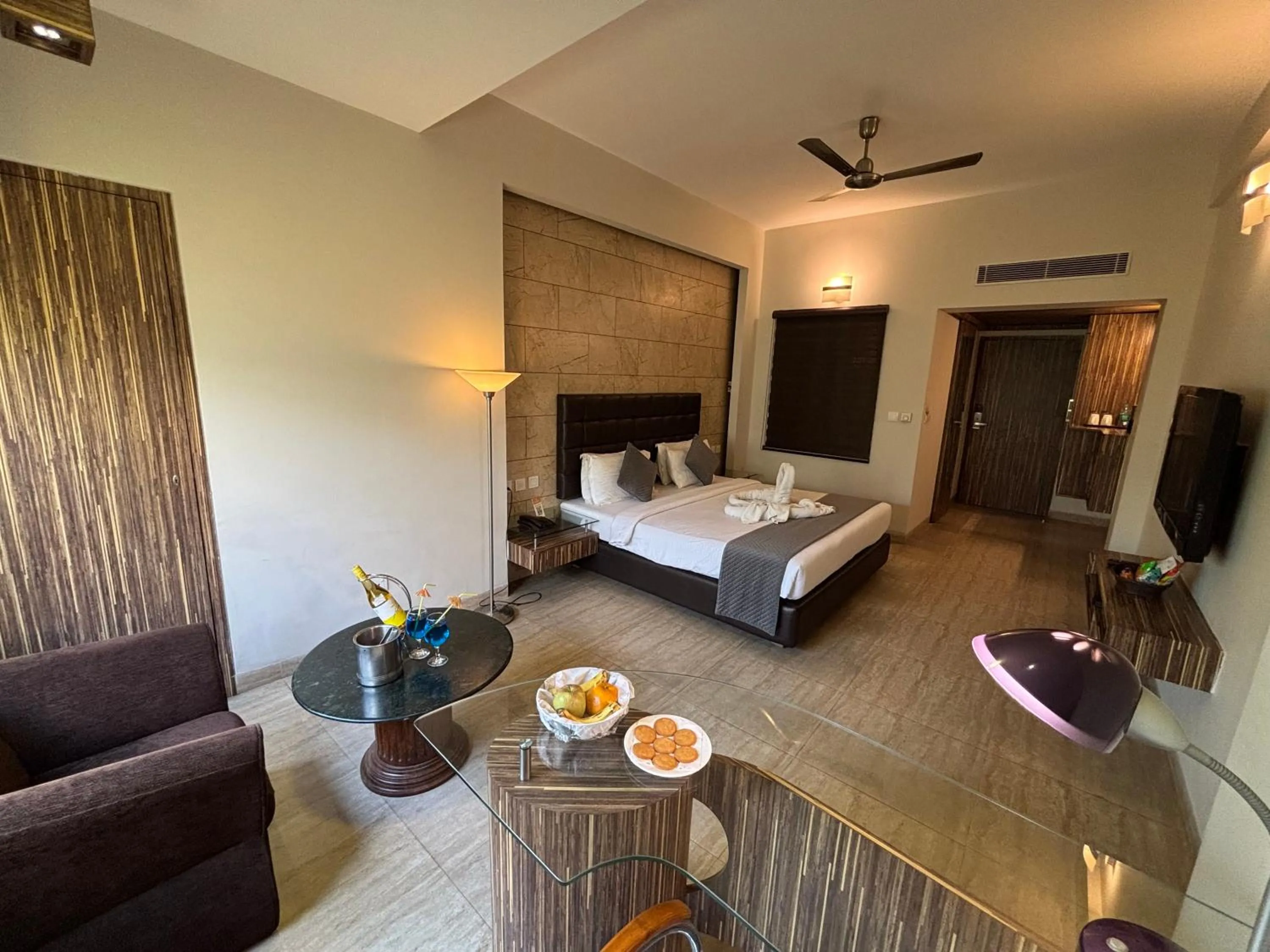 Photo of the whole room, Bed in RESIDENCY HOTEl