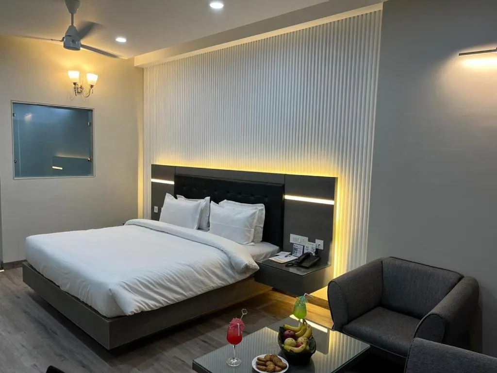 Bedroom, Bed in RESIDENCY HOTEl
