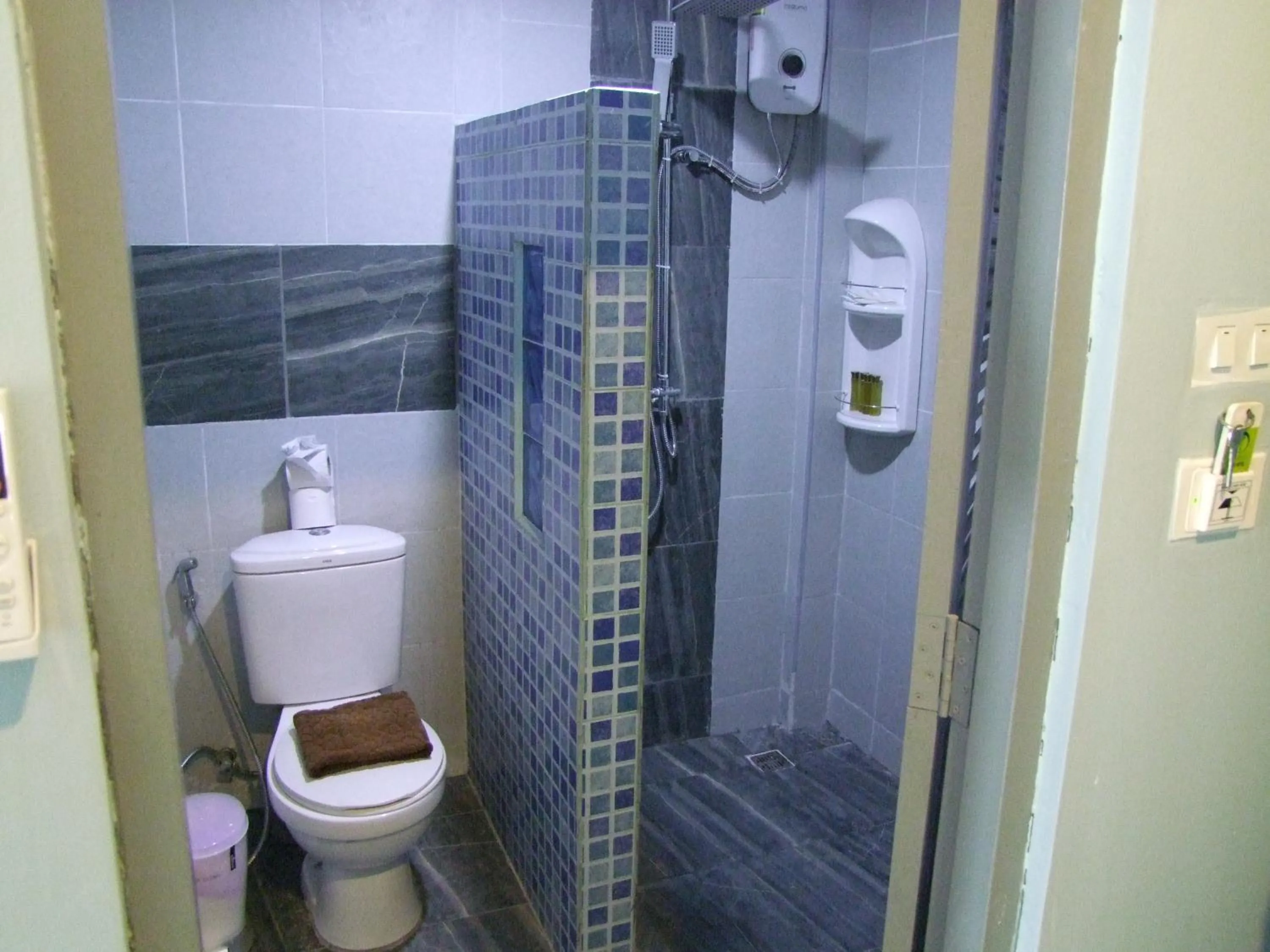 Shower in Samui Green Hotel