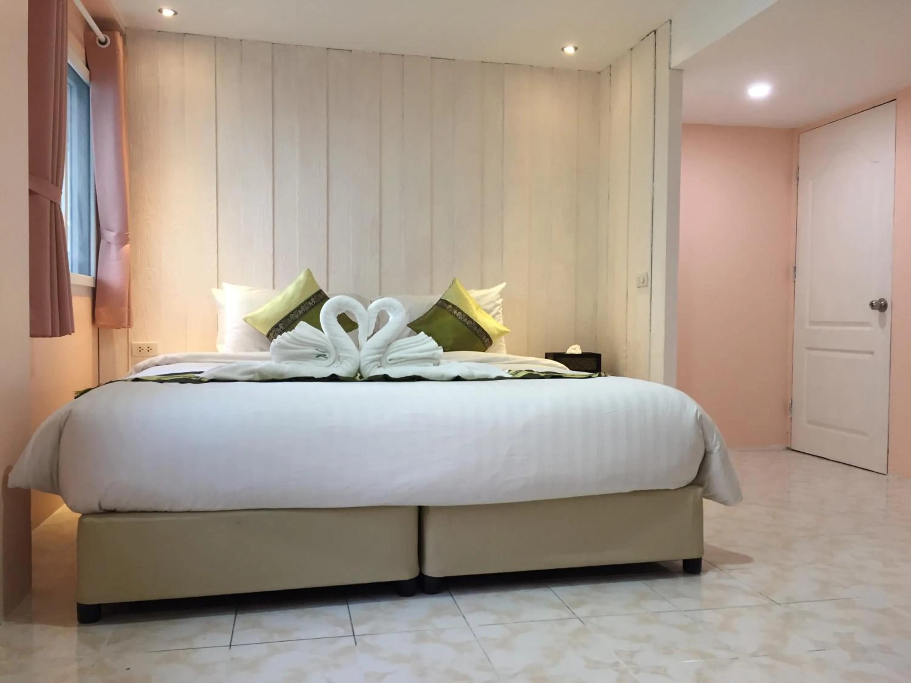 Bed in Samui Green Hotel