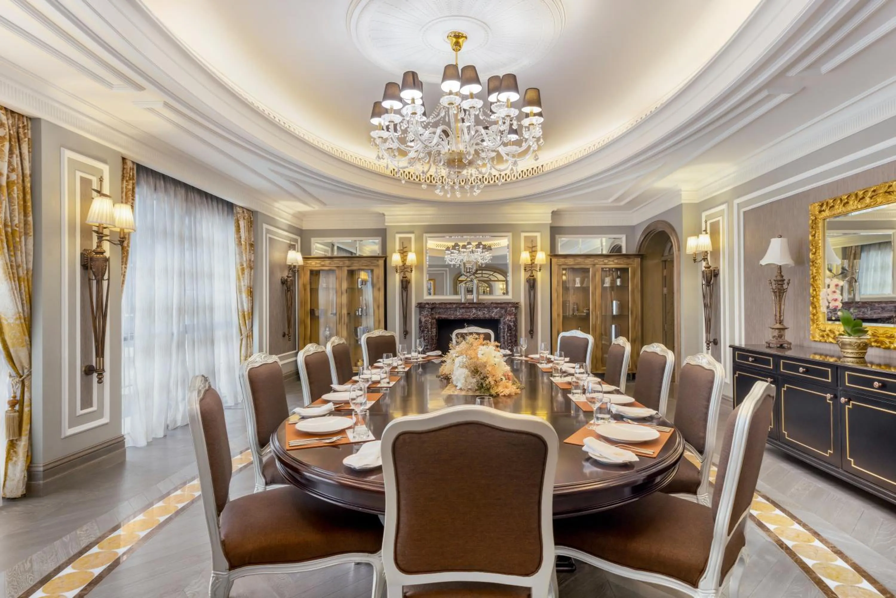 Dining area in Al Habtoor Palace - Preferred Hotels & Resorts