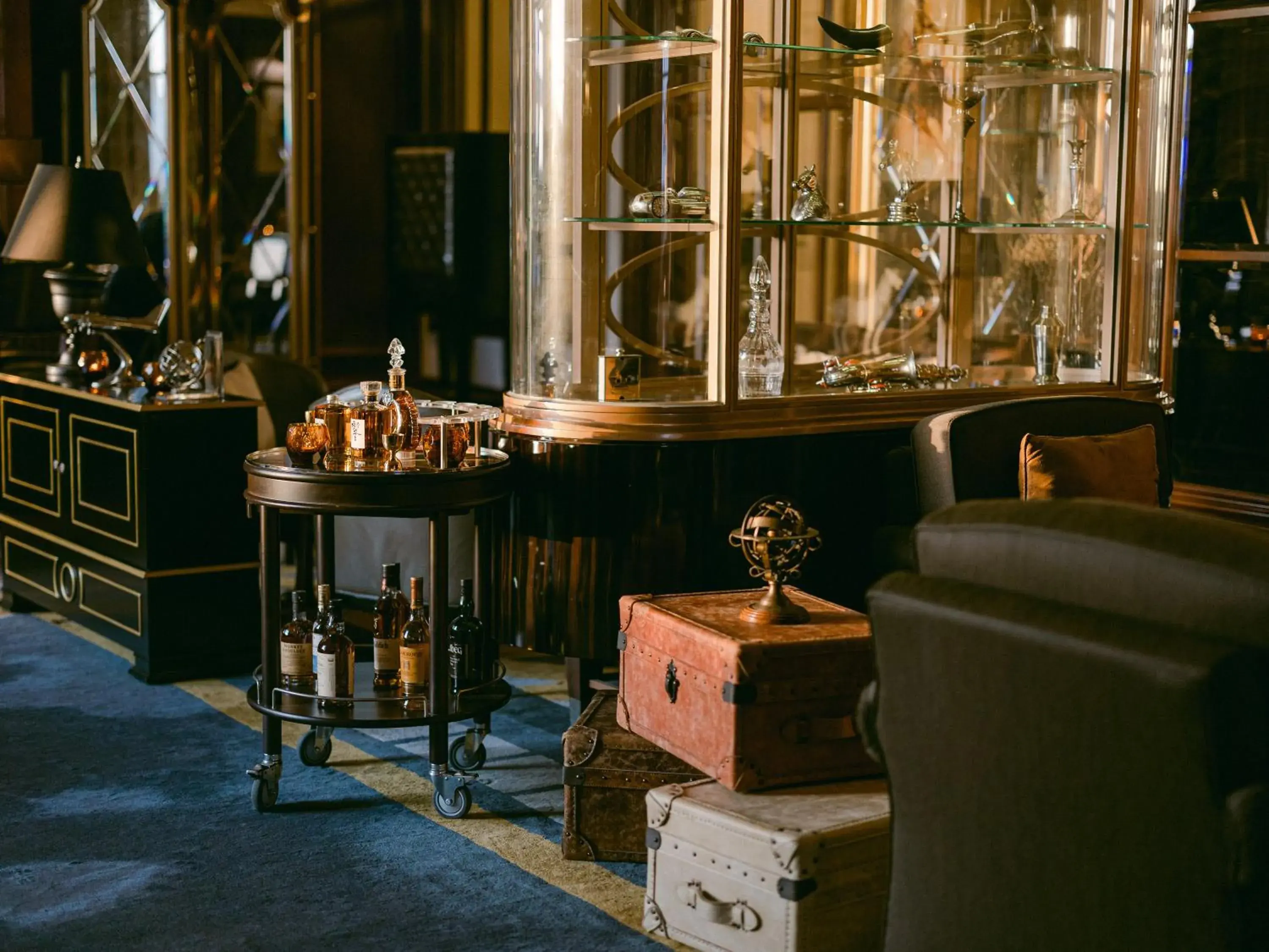 Lounge or bar in Al Habtoor Palace - Preferred Hotels & Resorts Lounge or bar in Al Habtoor Palace - Preferred Hotels & Resorts