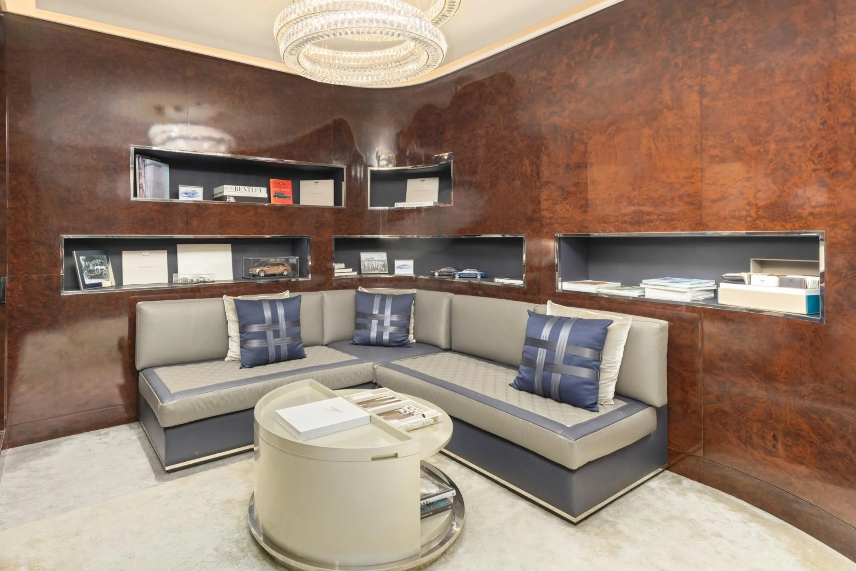 Living room in Al Habtoor Palace - Preferred Hotels & Resorts