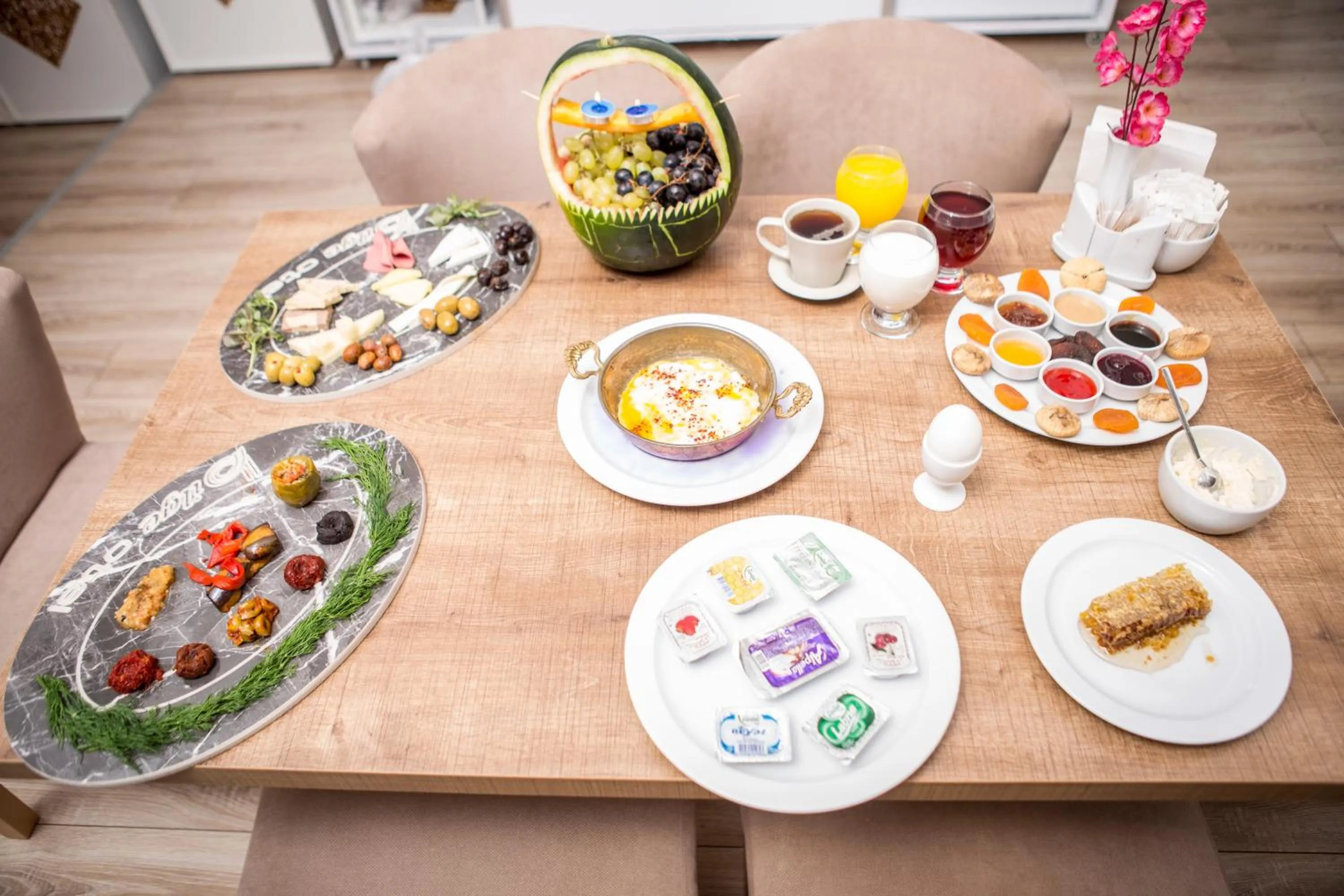 Food and drinks in Bilge Suite Hotel