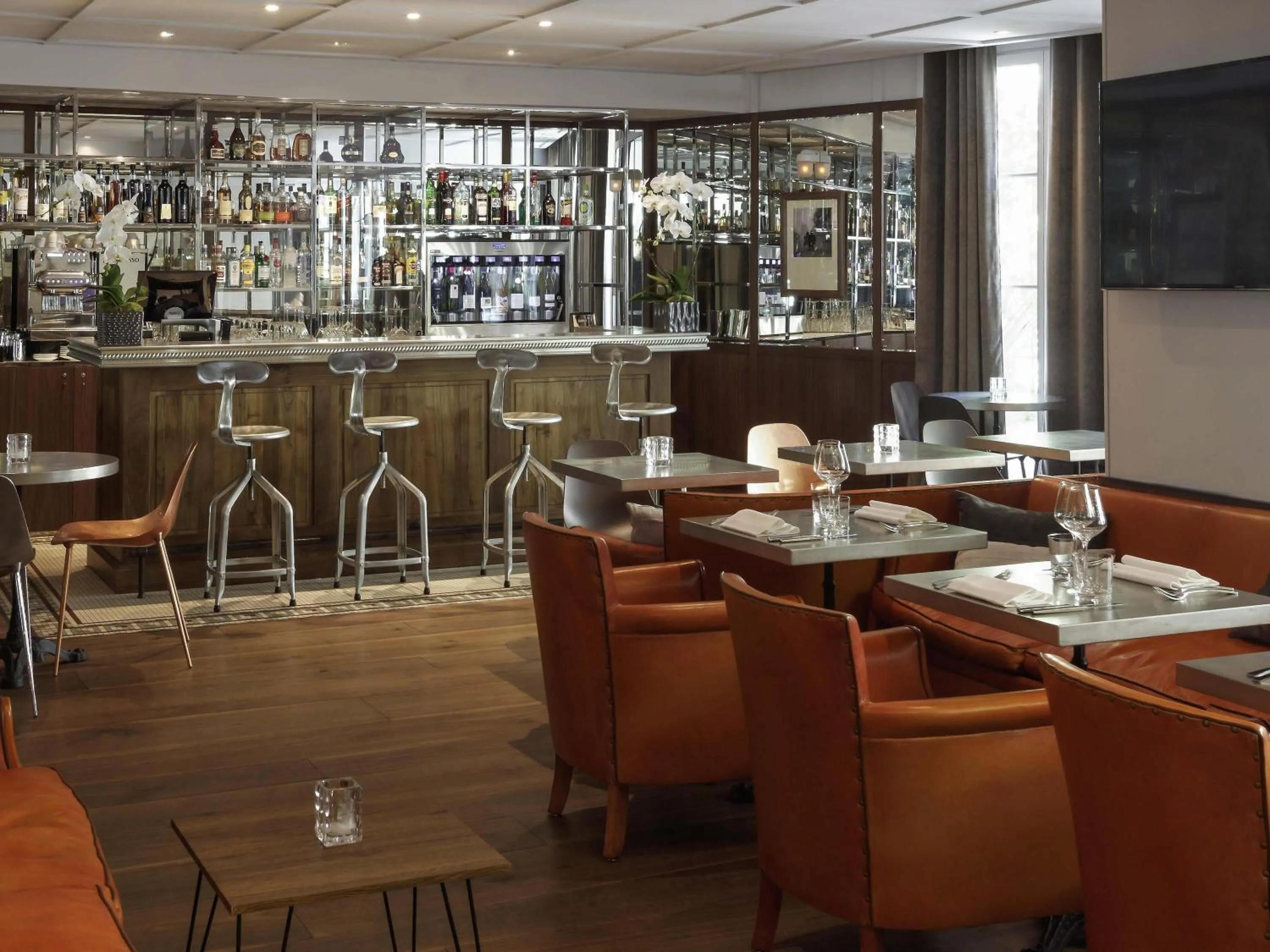 Lounge or bar in Boutet Bastille Hotel Paris - MGallery Collection
