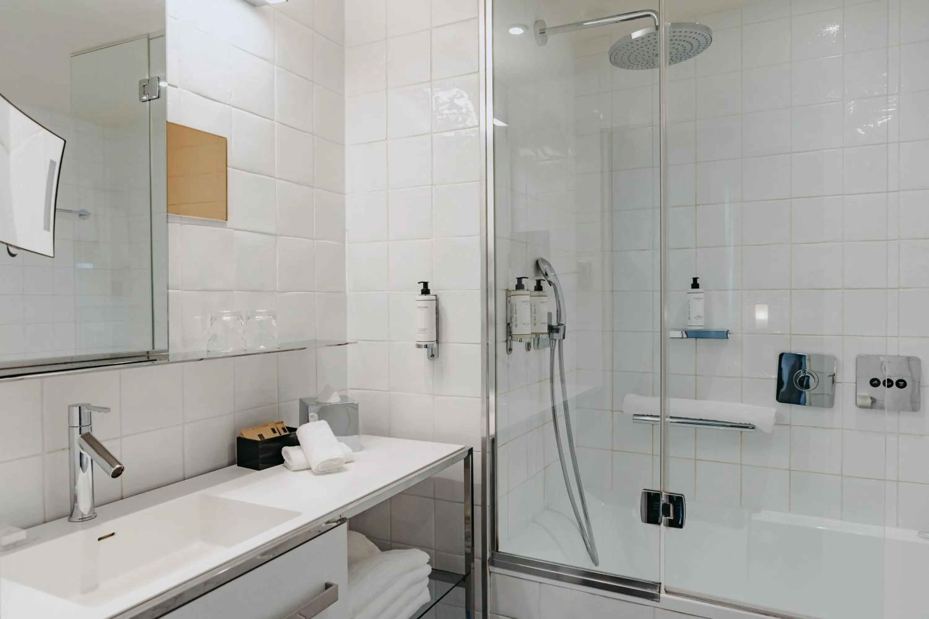 Bathroom in Boutet Bastille Hotel Paris - MGallery Collection