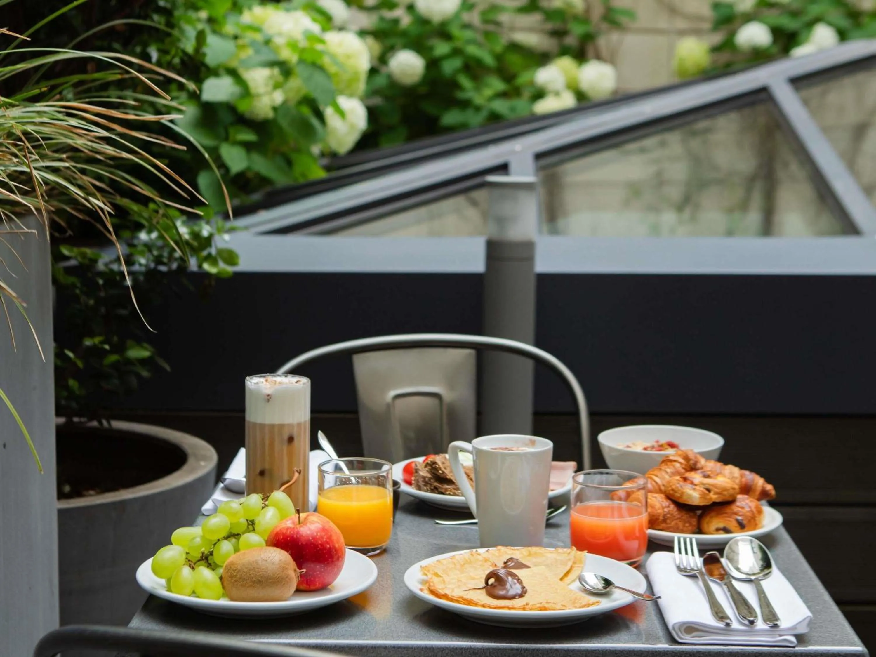 Breakfast in Boutet Bastille Hotel Paris - MGallery Collection