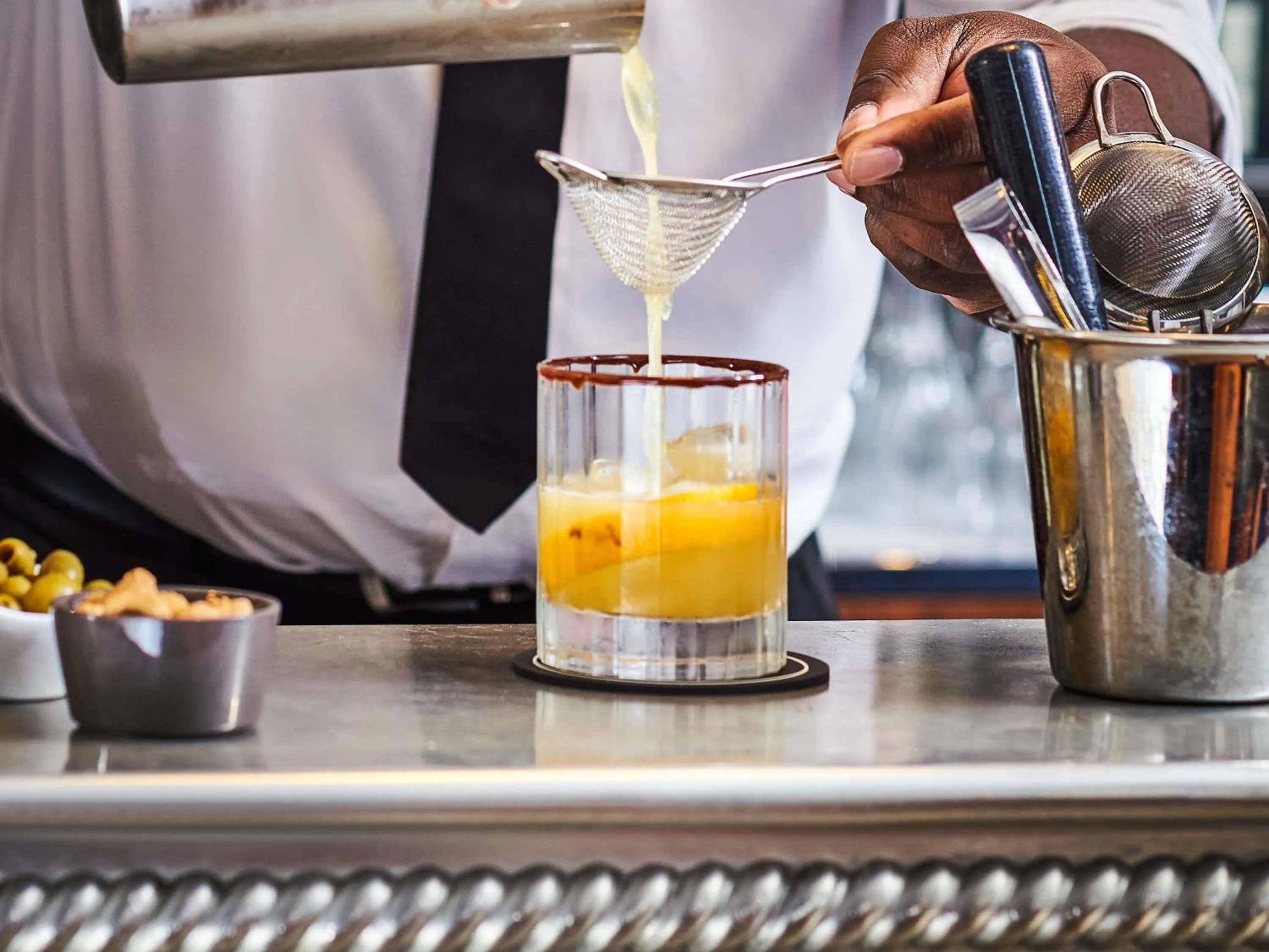 Lounge or bar in Boutet Bastille Hotel Paris - MGallery Collection