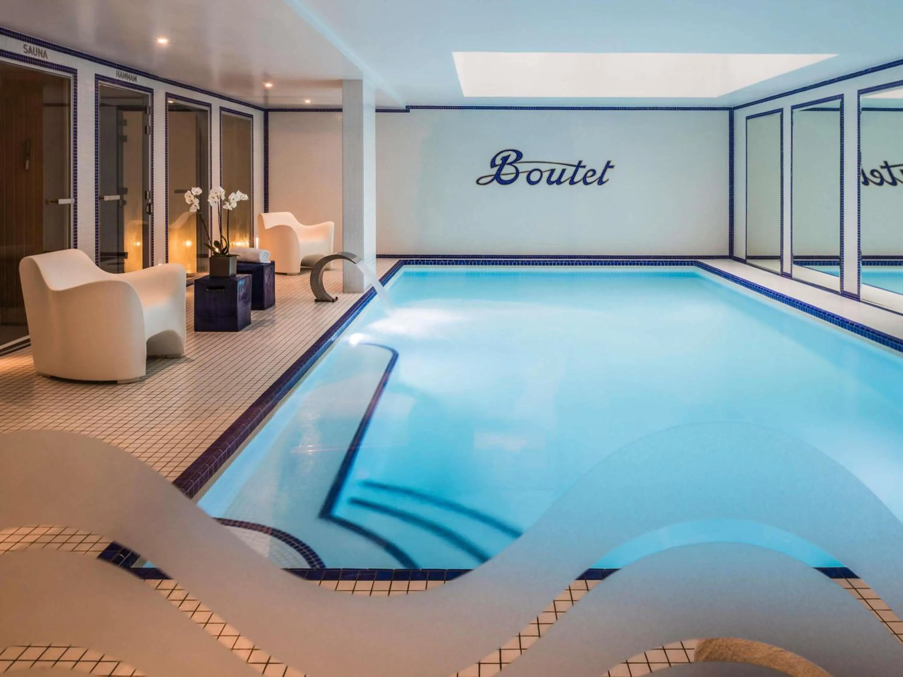 Pool view in Boutet Bastille Hotel Paris - MGallery Collection