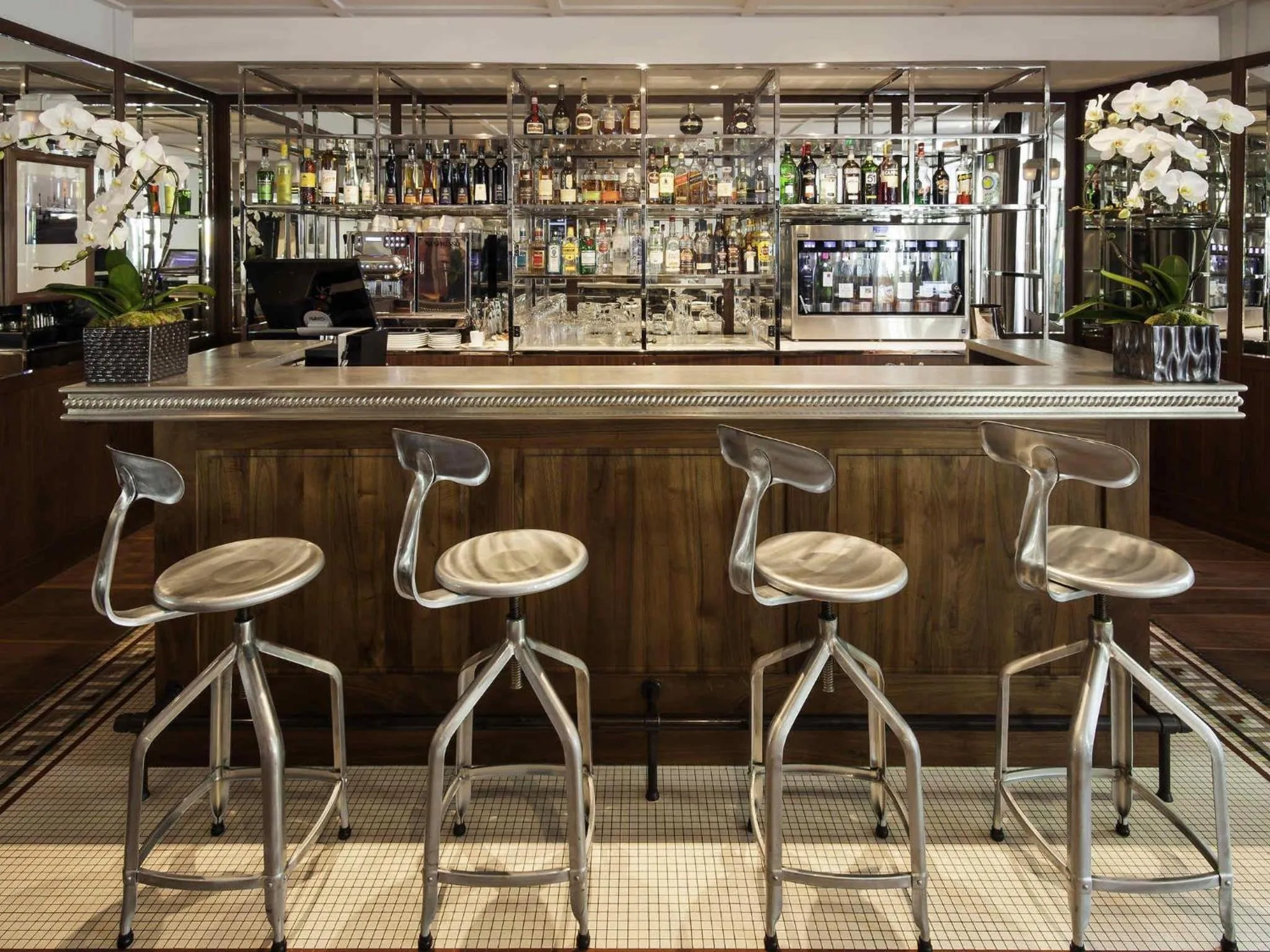 Lounge or bar in Boutet Bastille Hotel Paris - MGallery Collection