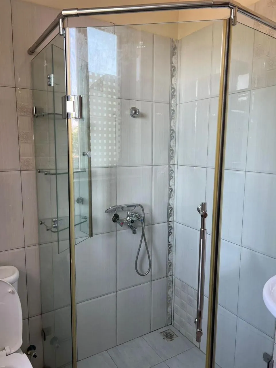 Hotel Royal Nest Entebbe