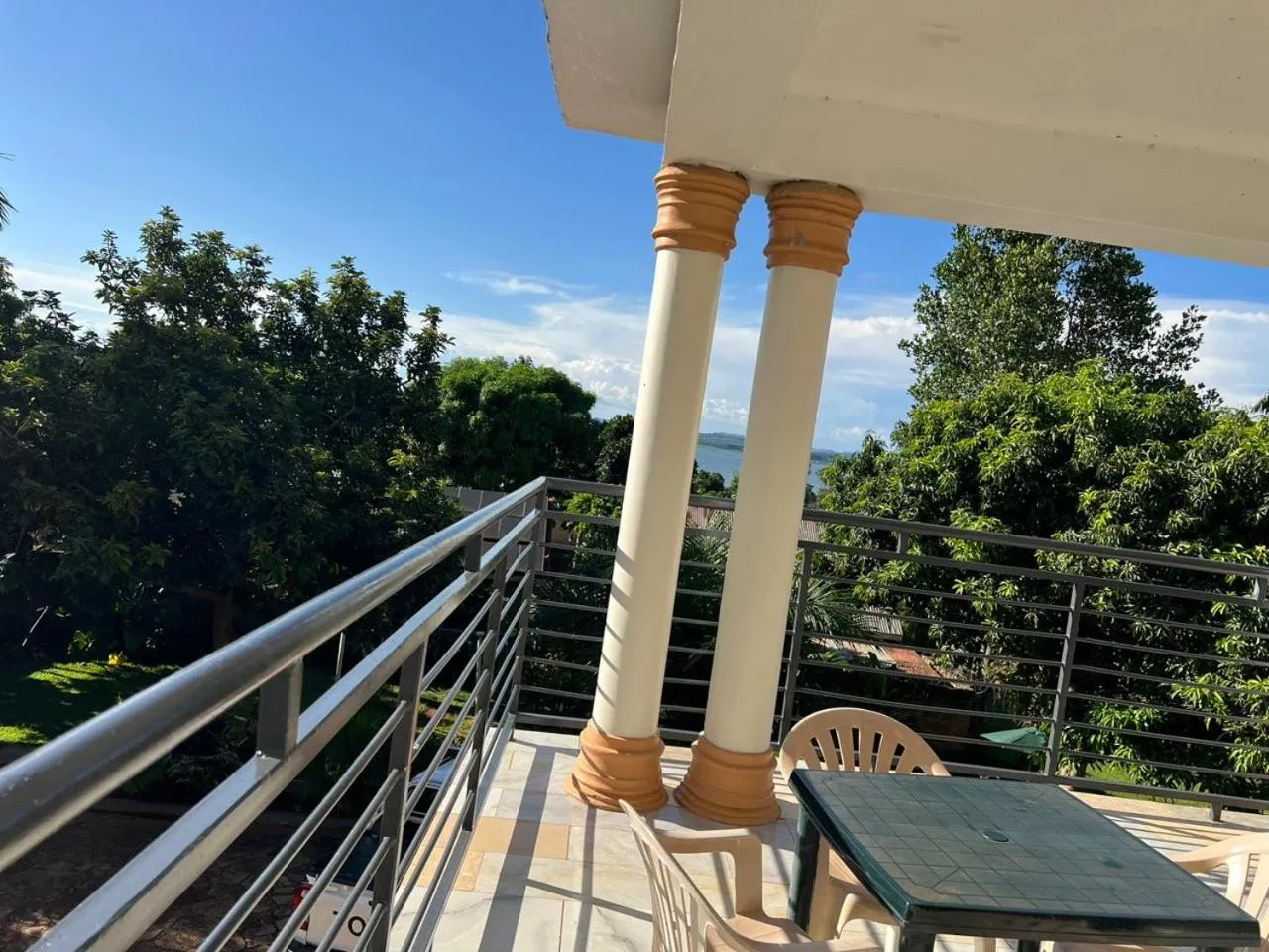 Hotel Royal Nest Entebbe