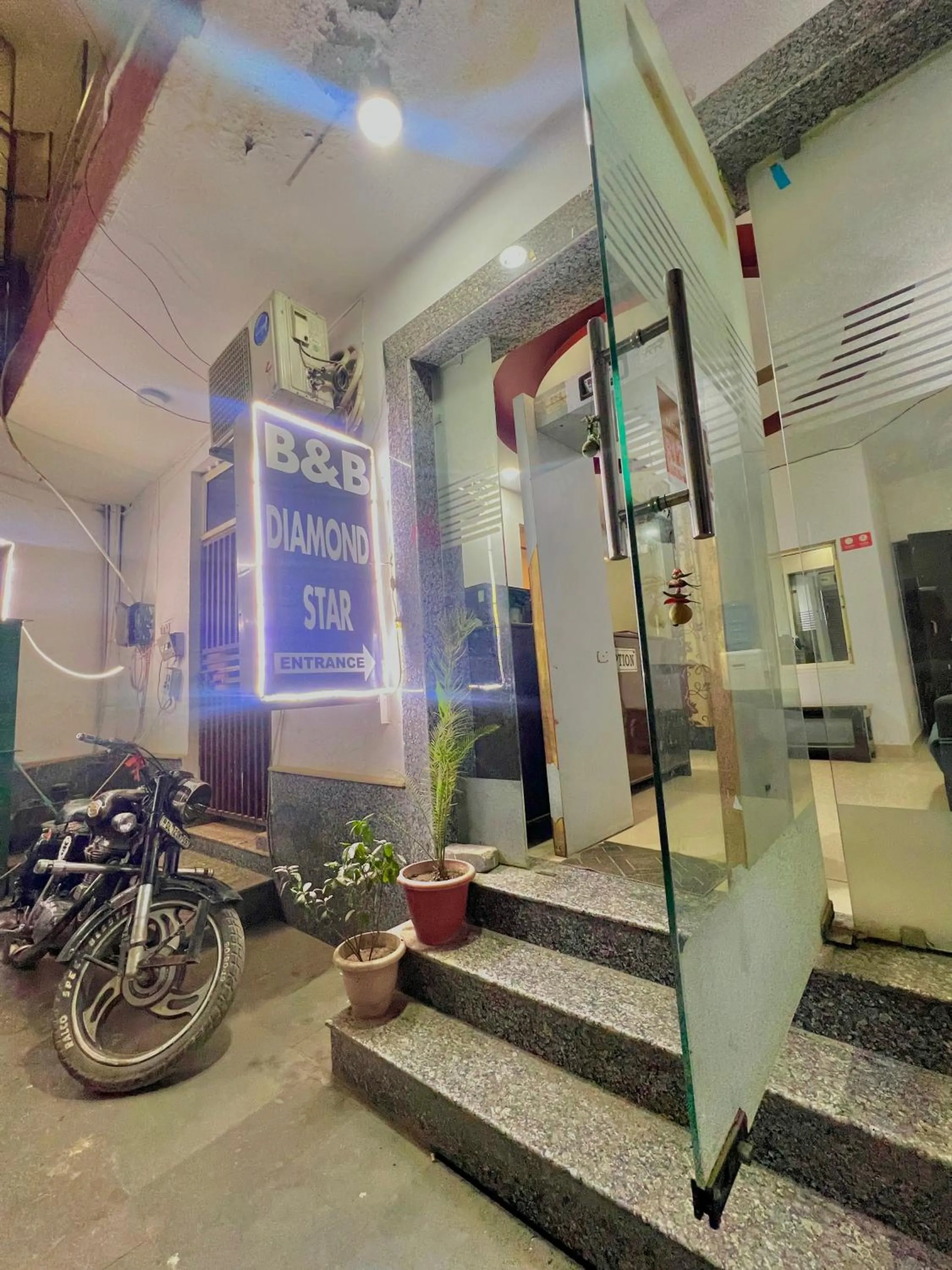 Diamond Star Hotel