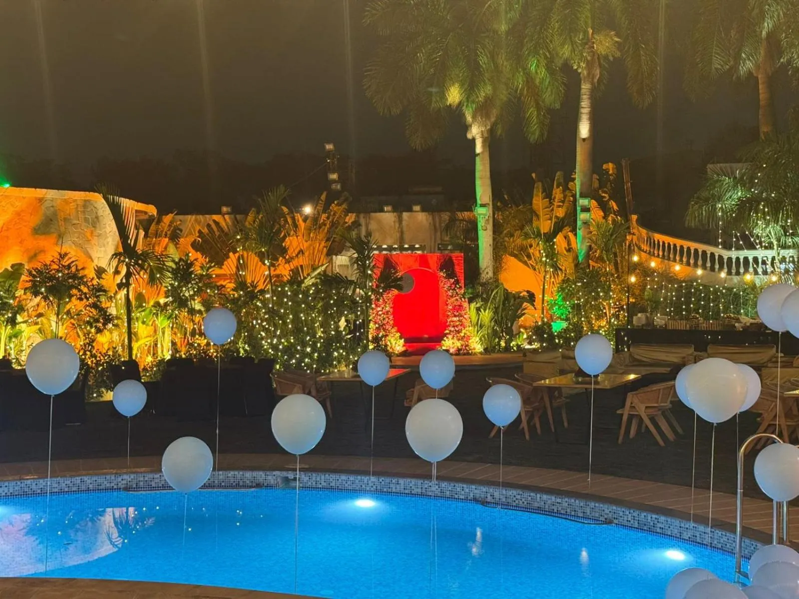 Swimming pool in Hotel Windsor