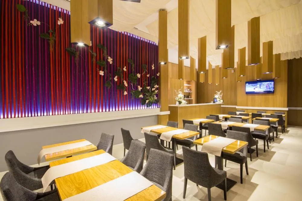Restaurant/places to eat in Pensiunea Art 1000
