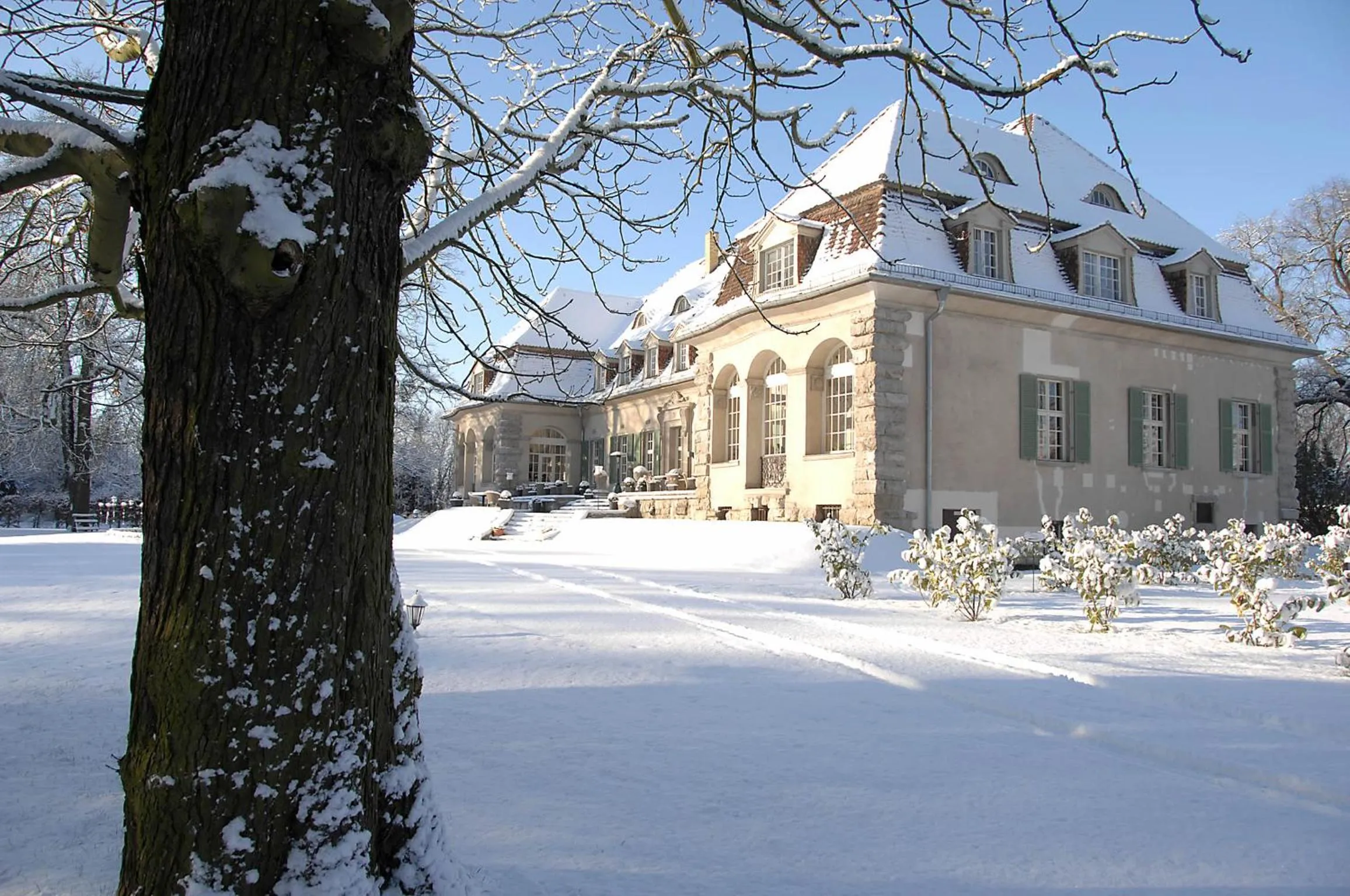 Property building in Schloss Kartzow