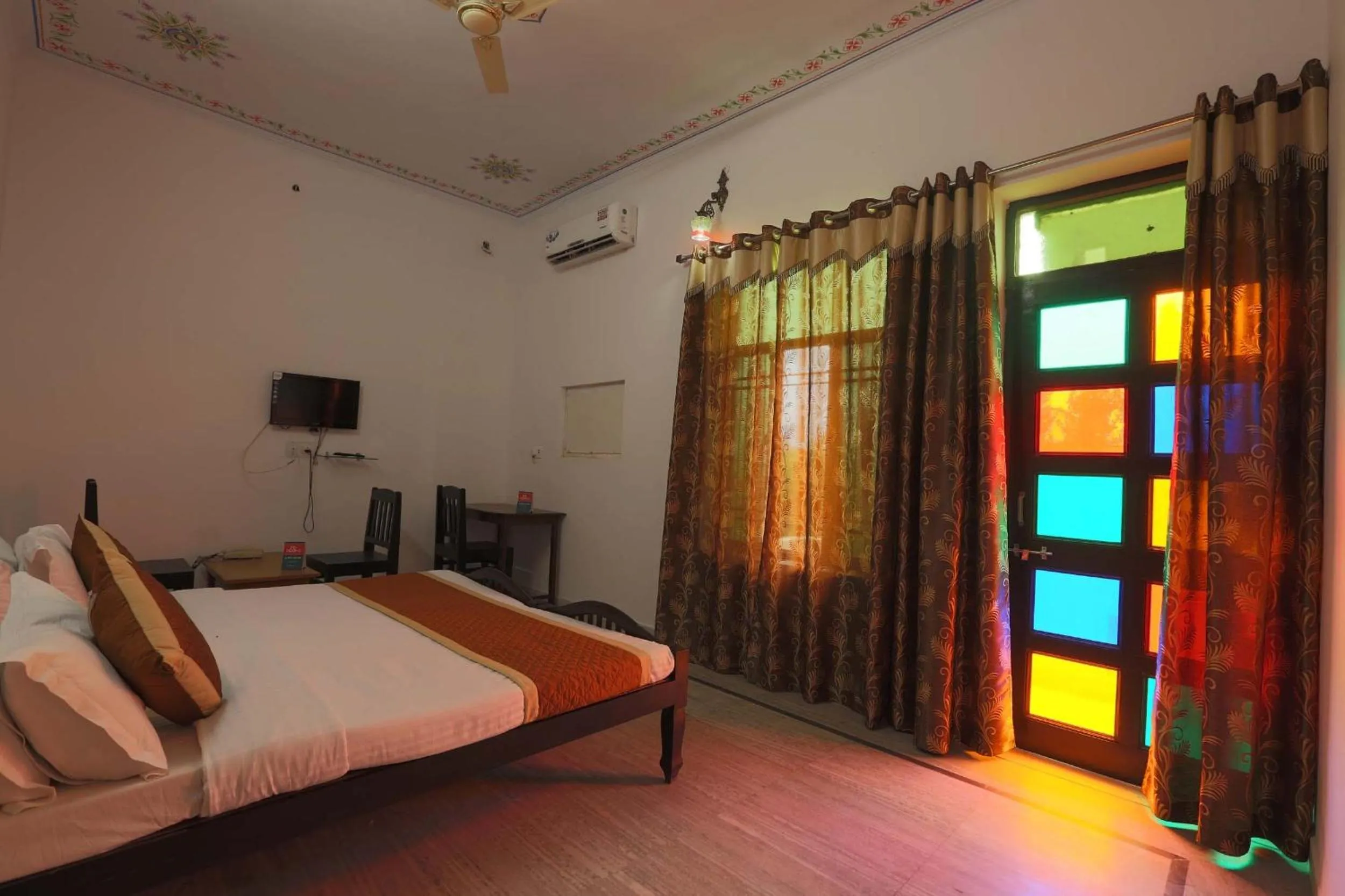 Bed in Hotel Green Haveli - A Heritage and Hill View Hotel , Pushkar