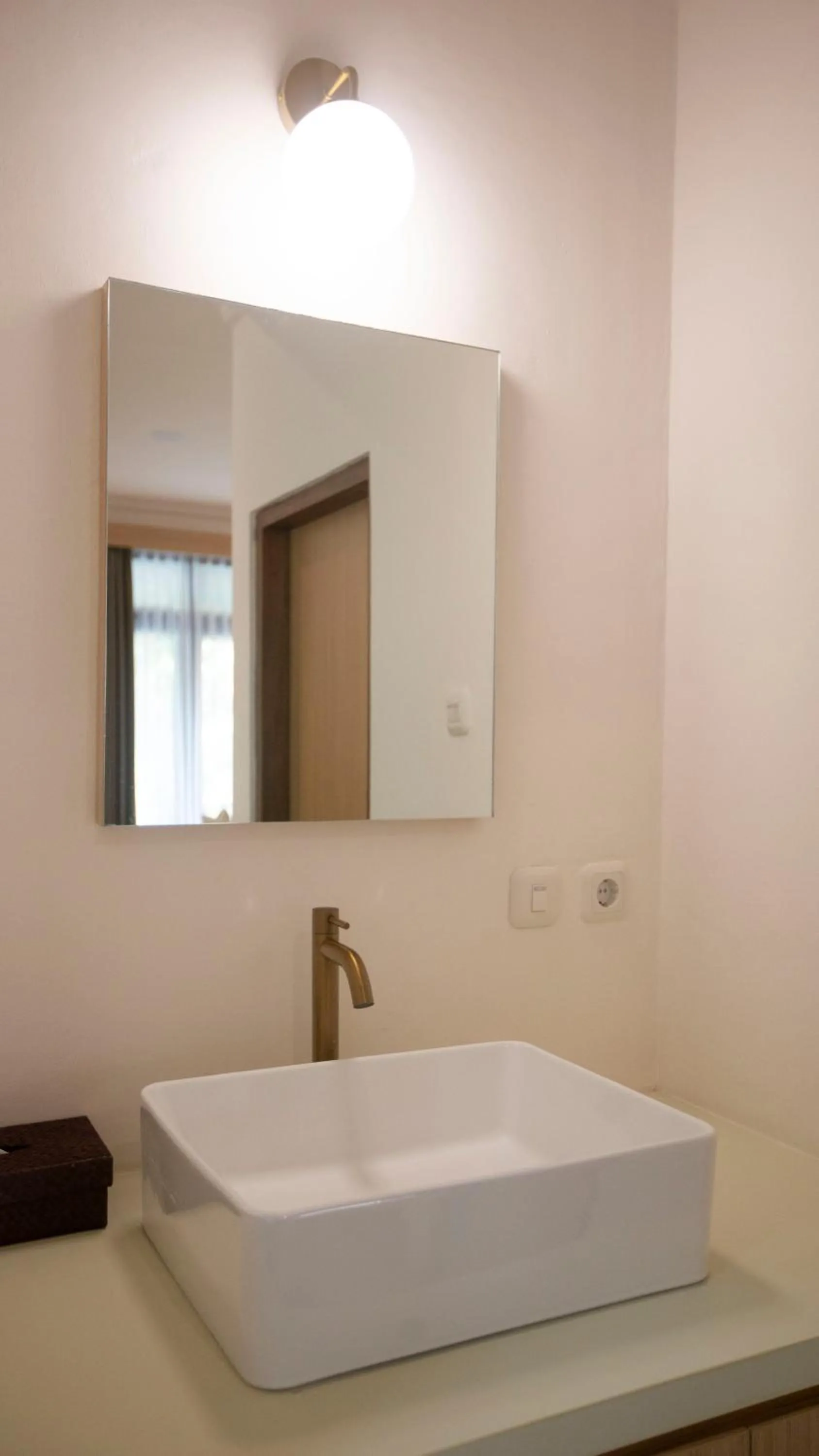 Bathroom in Bali Wirasana Inn