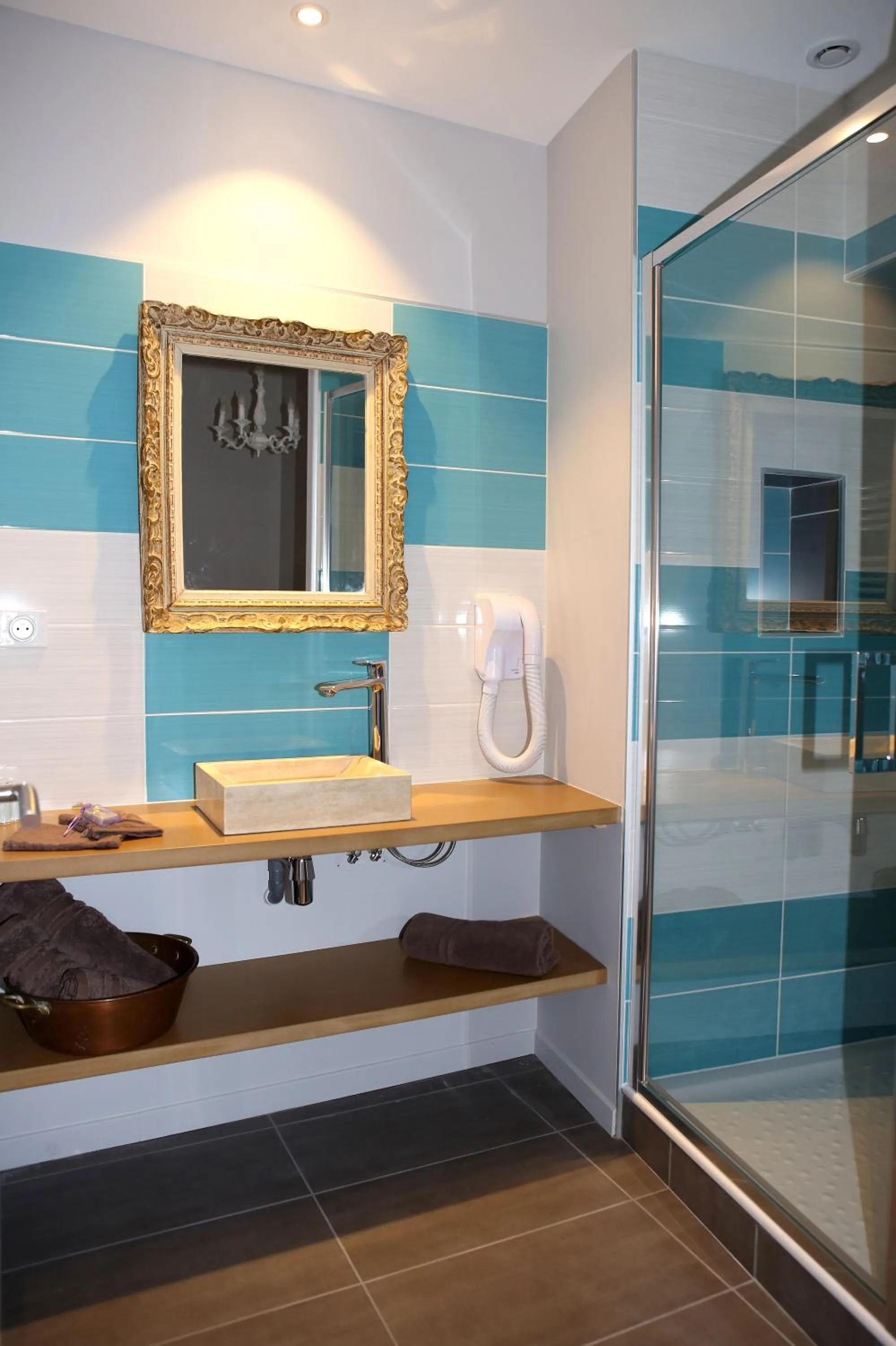 Bathroom in Aux Pierres Magiques