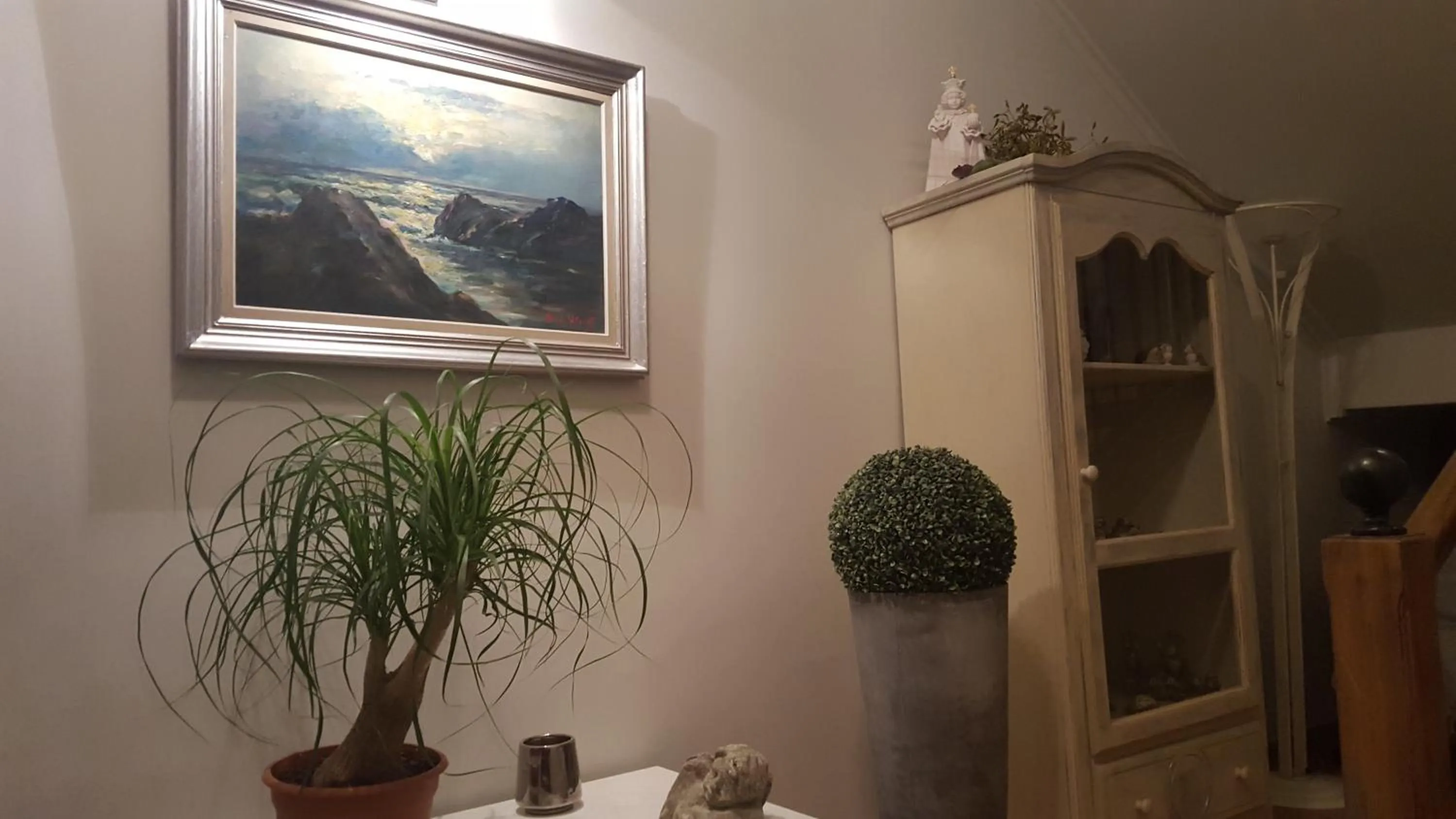 Decorative detail in Aux Pierres Magiques