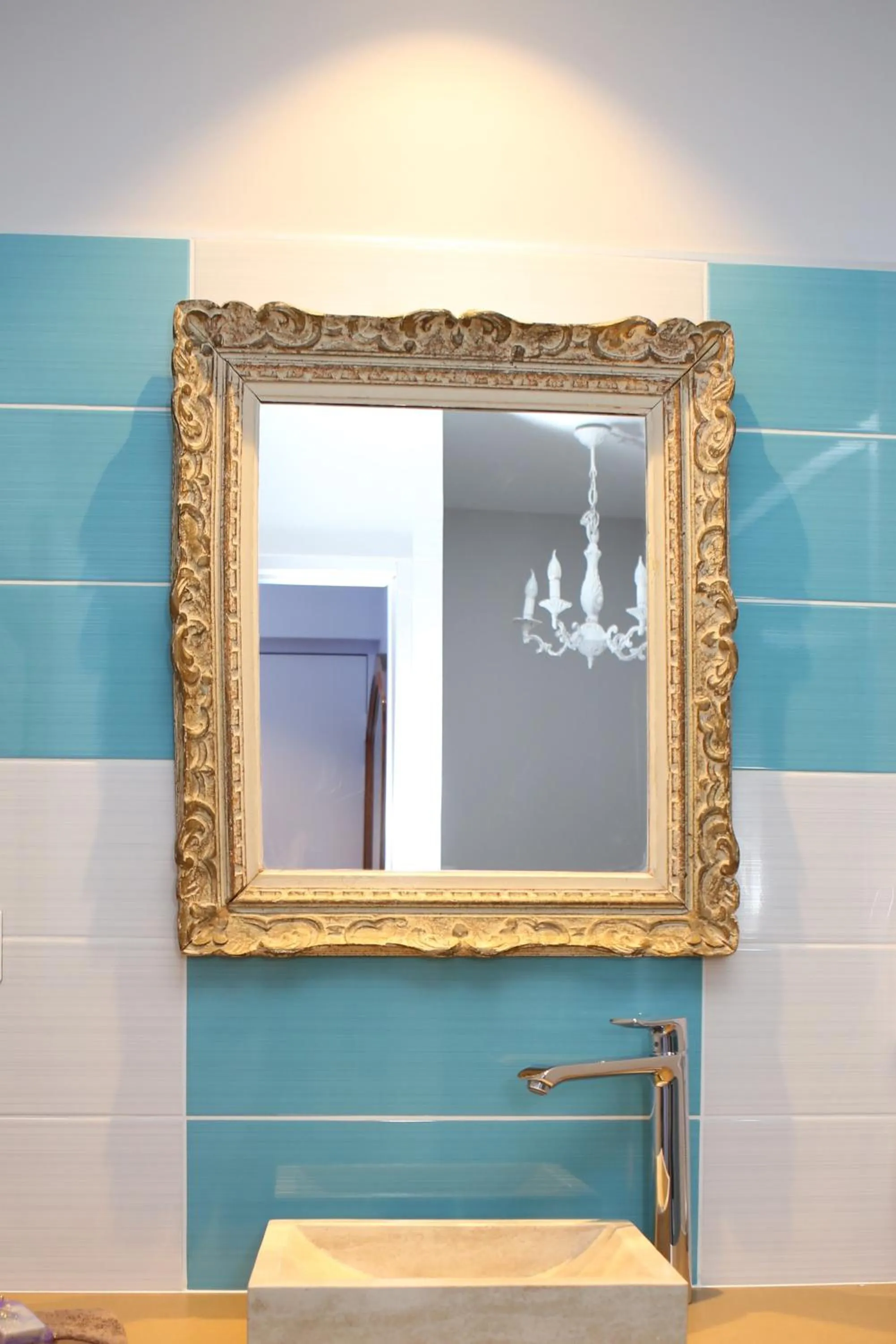 Bathroom in Aux Pierres Magiques