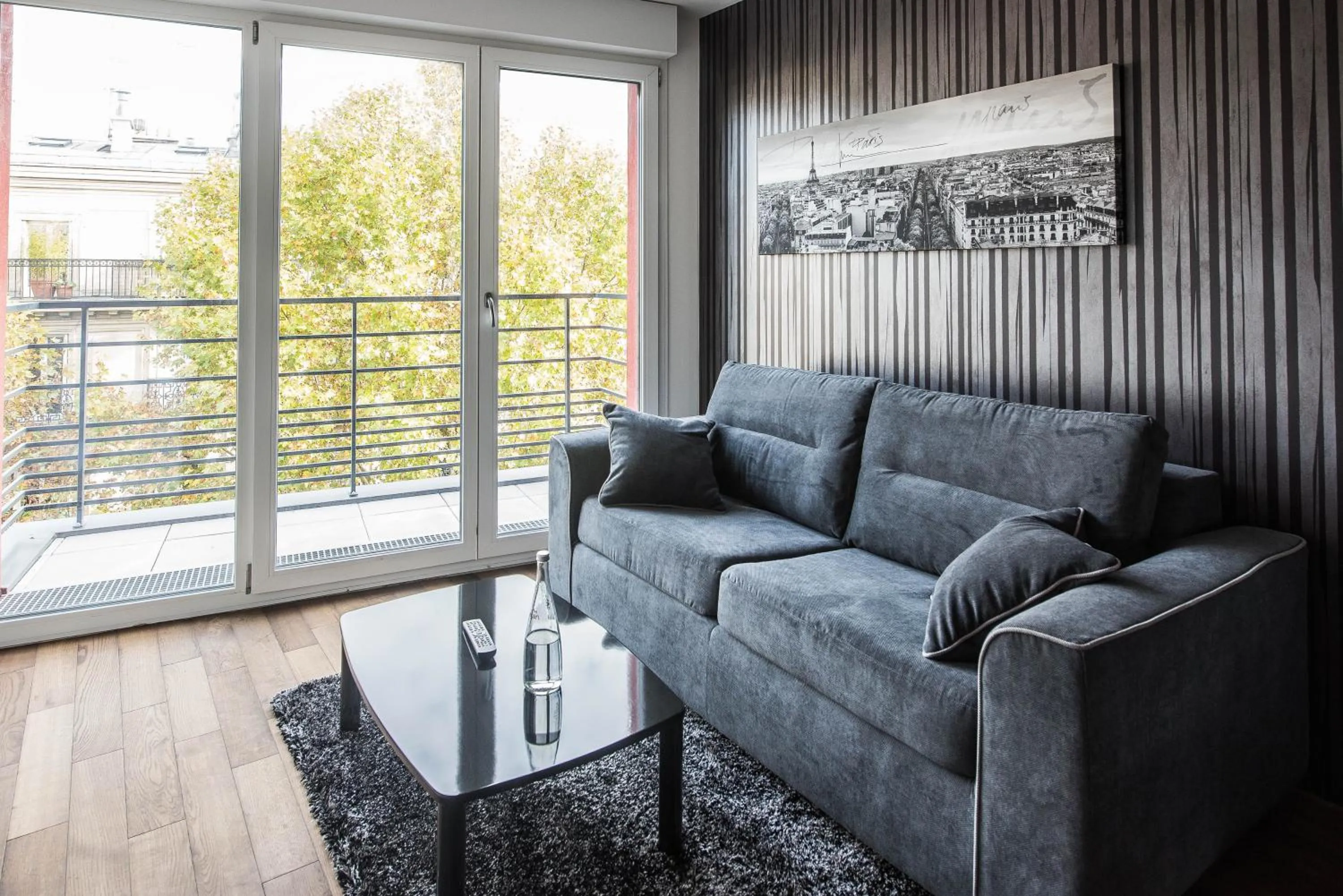 Living room in Les Appartements Paris Clichy