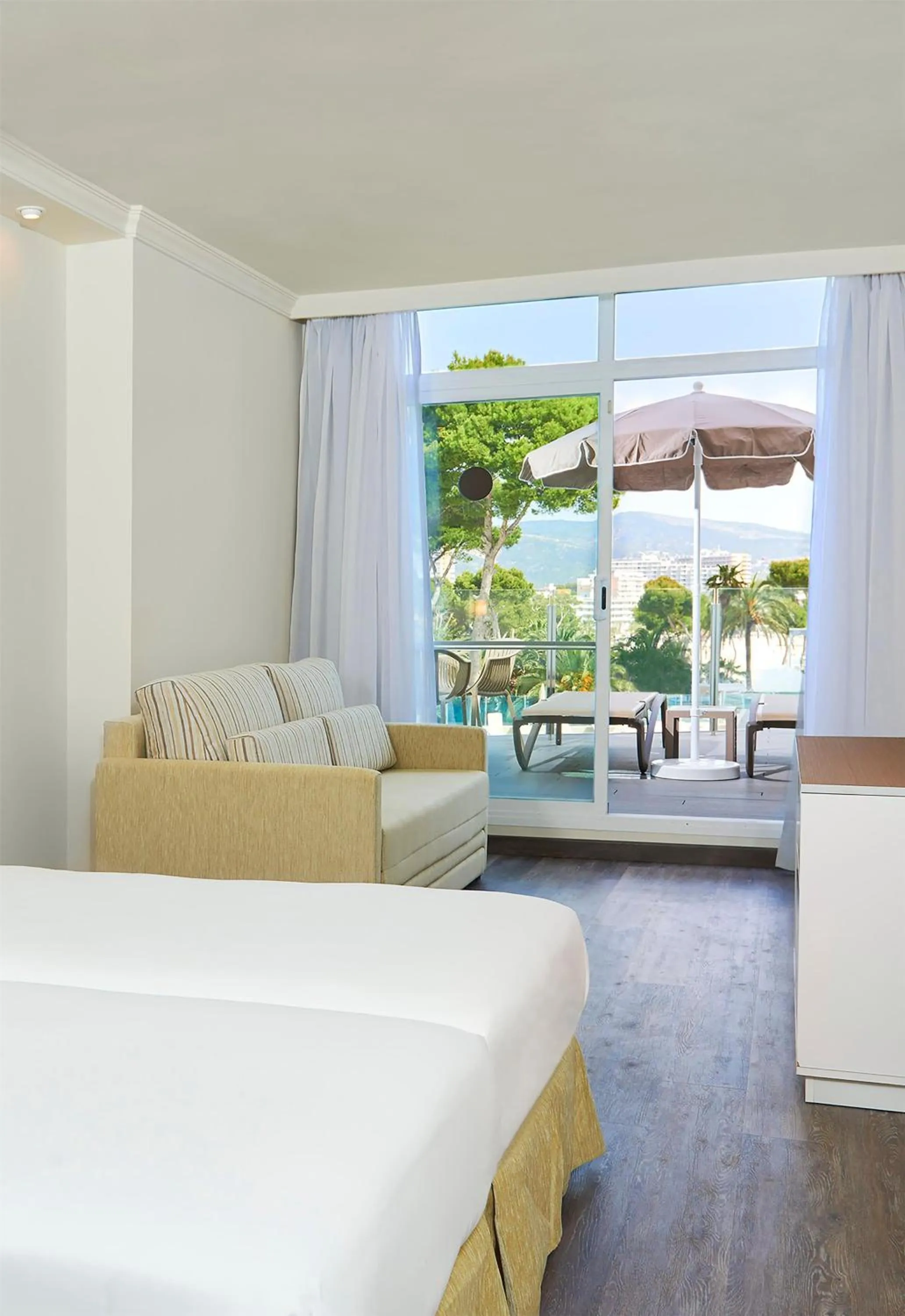 Bedroom, Bed in Sol Barbados