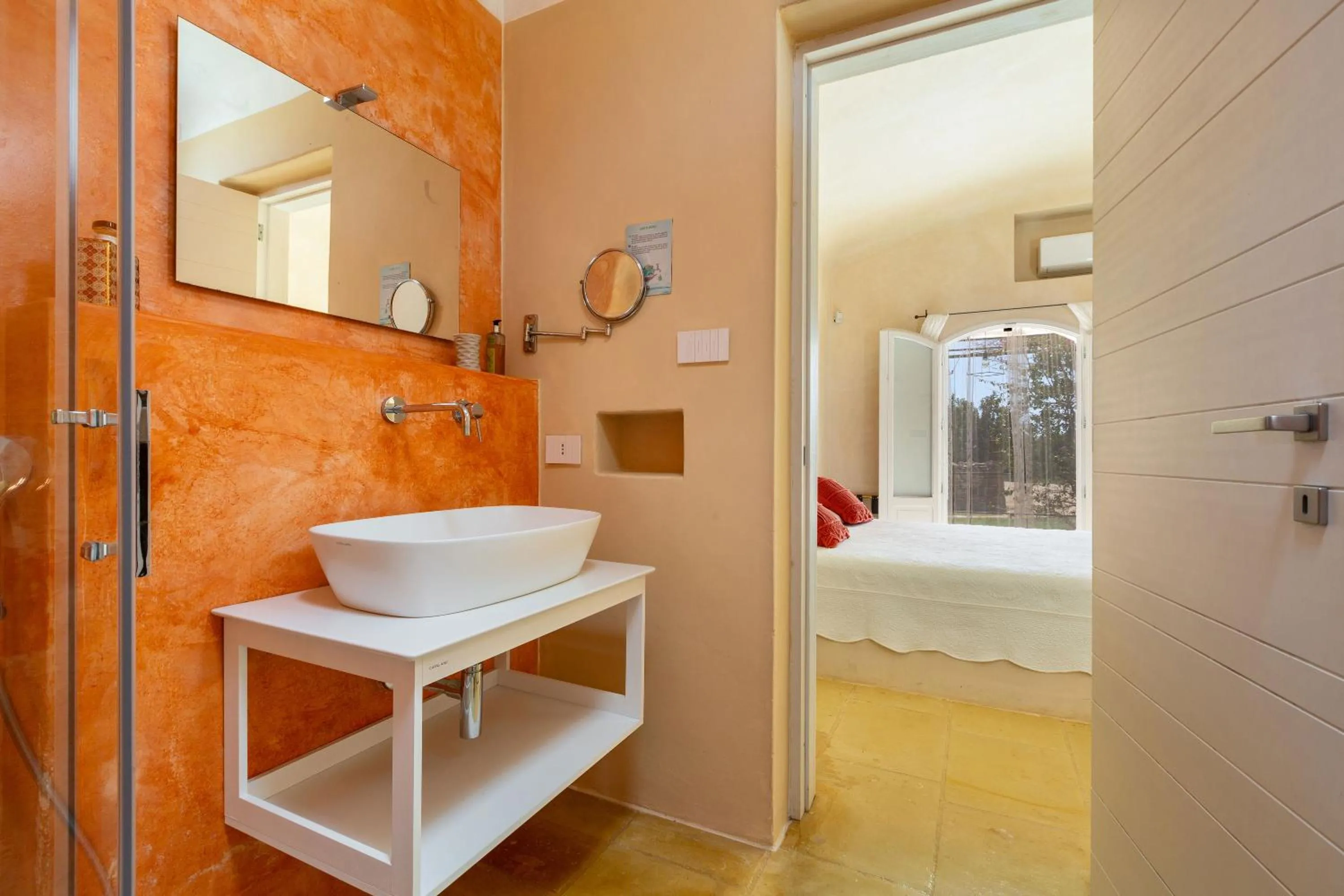 Bathroom in Masseria Li Capperi by Perle di Puglia
