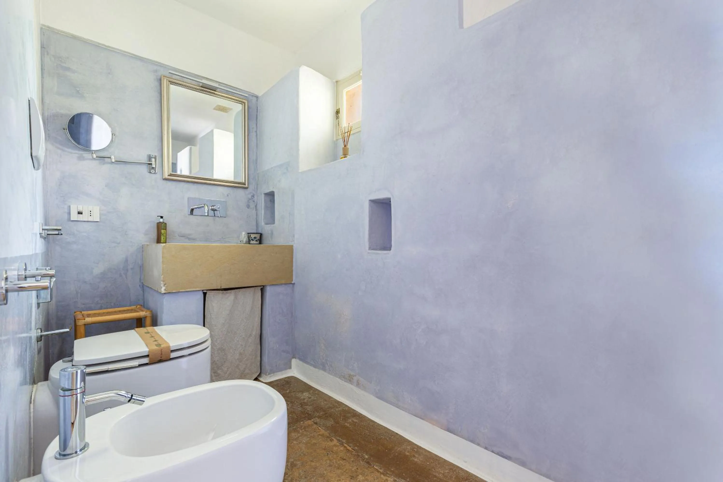 Toilet in Masseria Li Capperi by Perle di Puglia