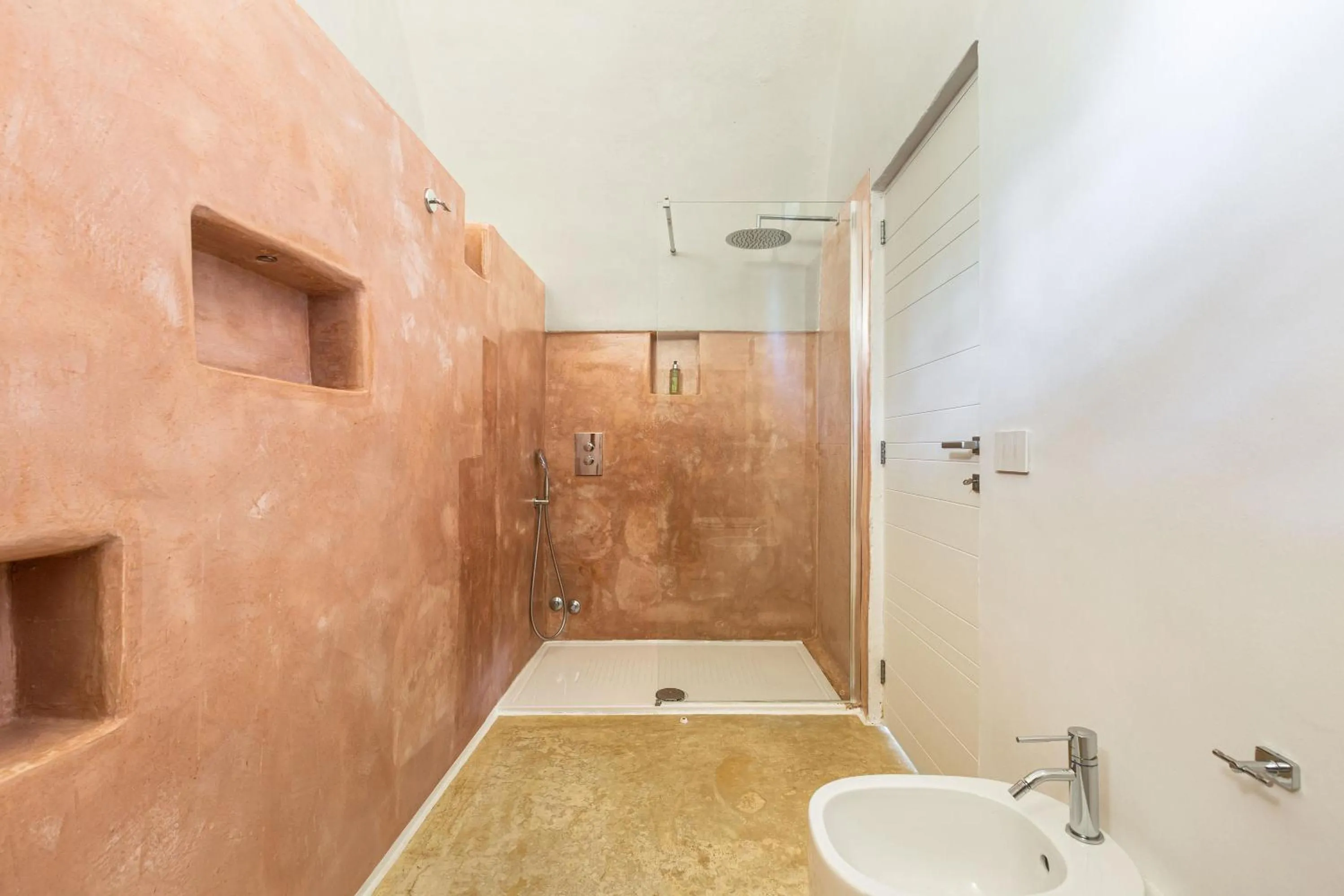 Shower in Masseria Li Capperi by Perle di Puglia