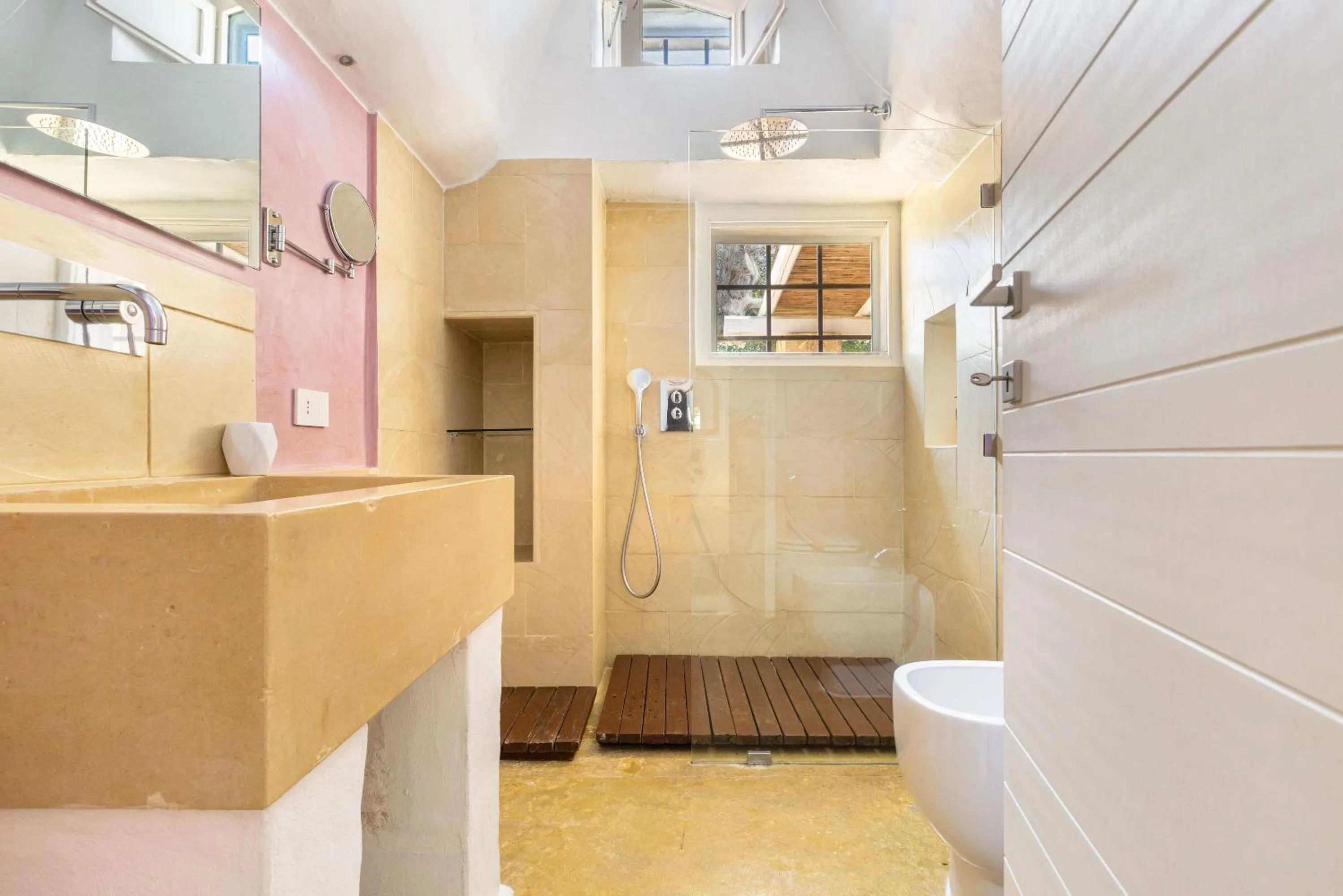 Shower in Masseria Li Capperi by Perle di Puglia