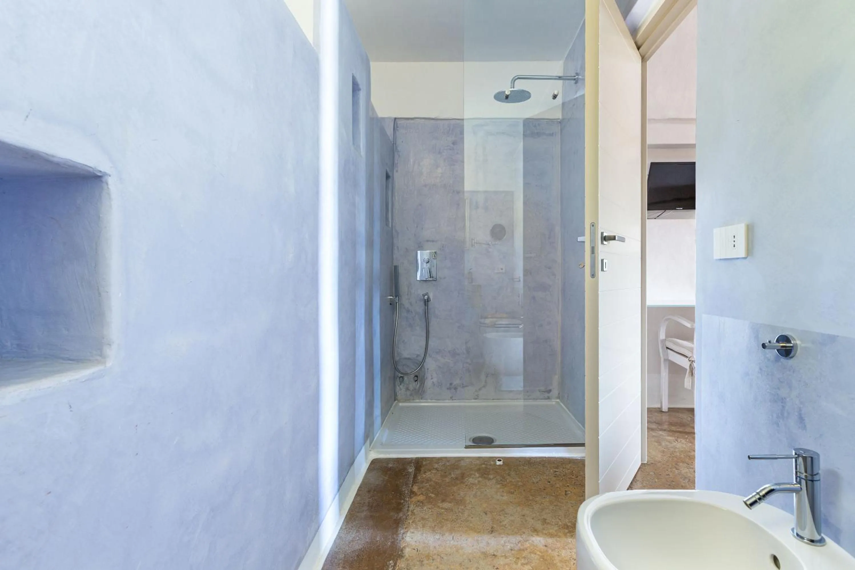 Shower in Masseria Li Capperi by Perle di Puglia