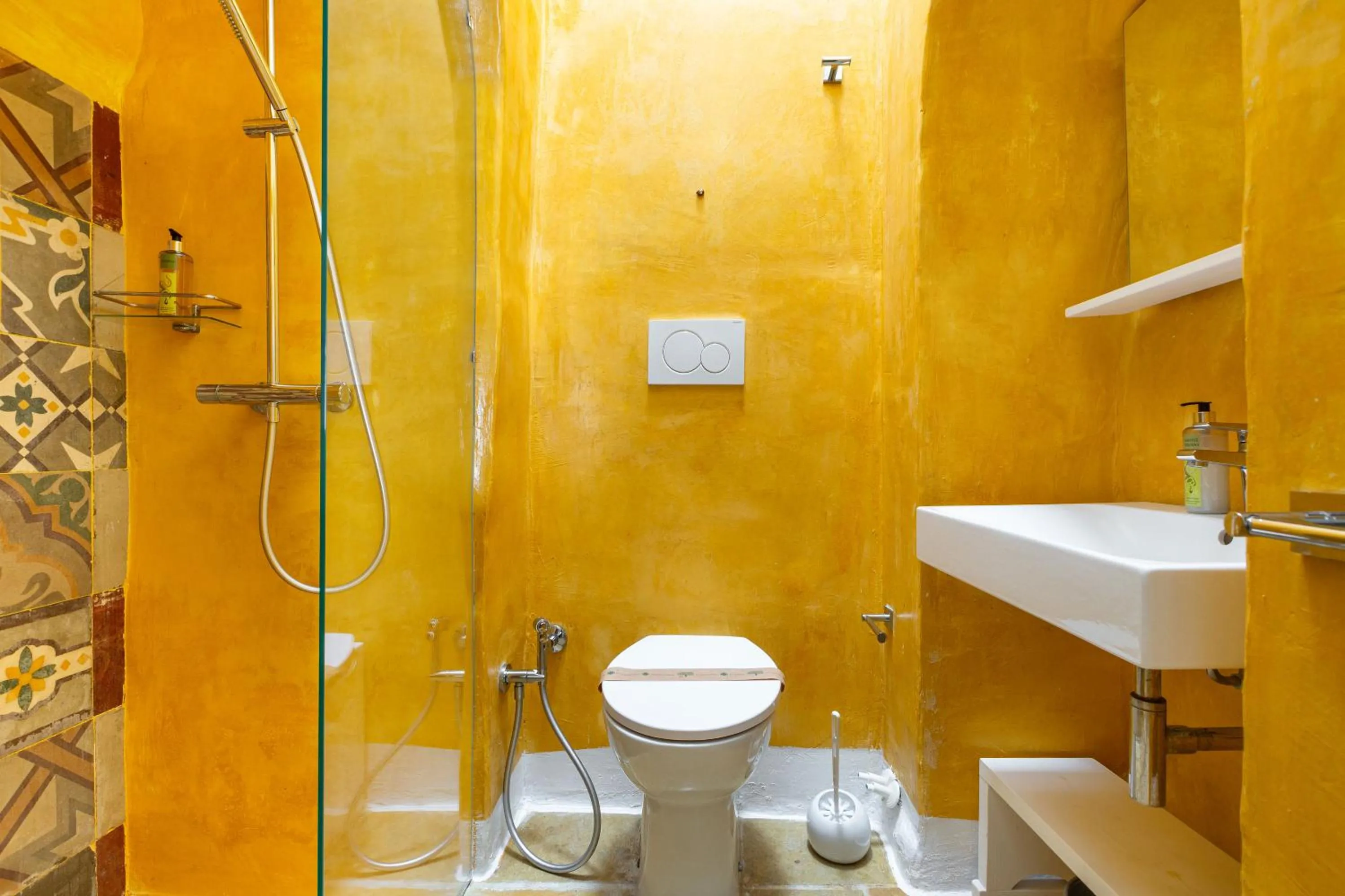 Shower in Masseria Li Capperi by Perle di Puglia