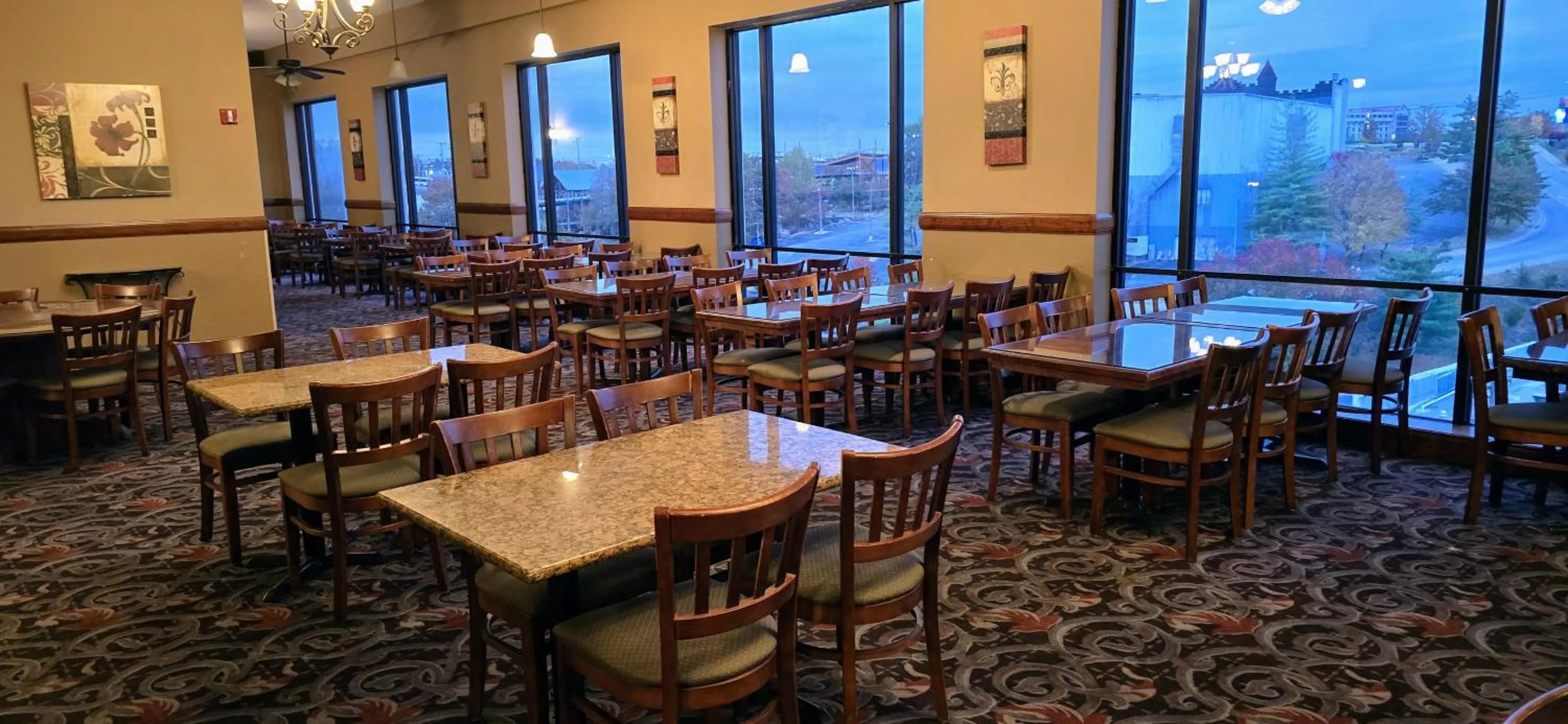 Restaurant/places to eat in Grand Plaza Hotel & Conference Center