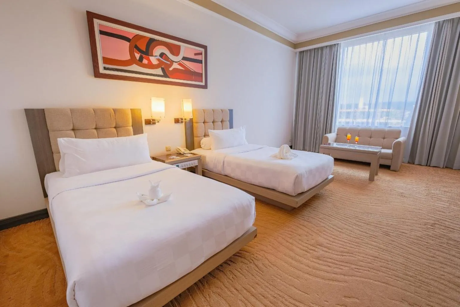 Bed in Grand Wahid Hotel Salatiga
