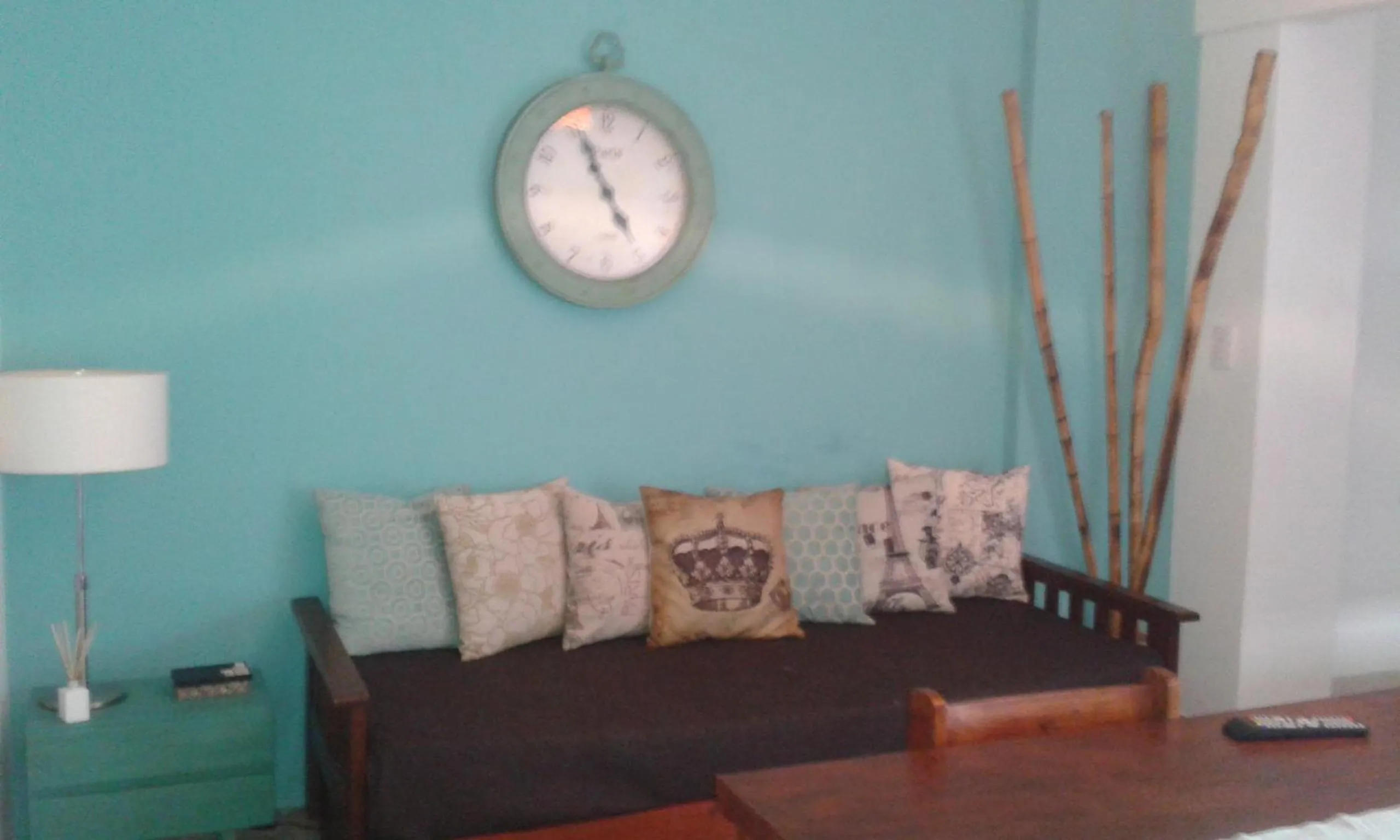 Bed in Departamento De La Costa