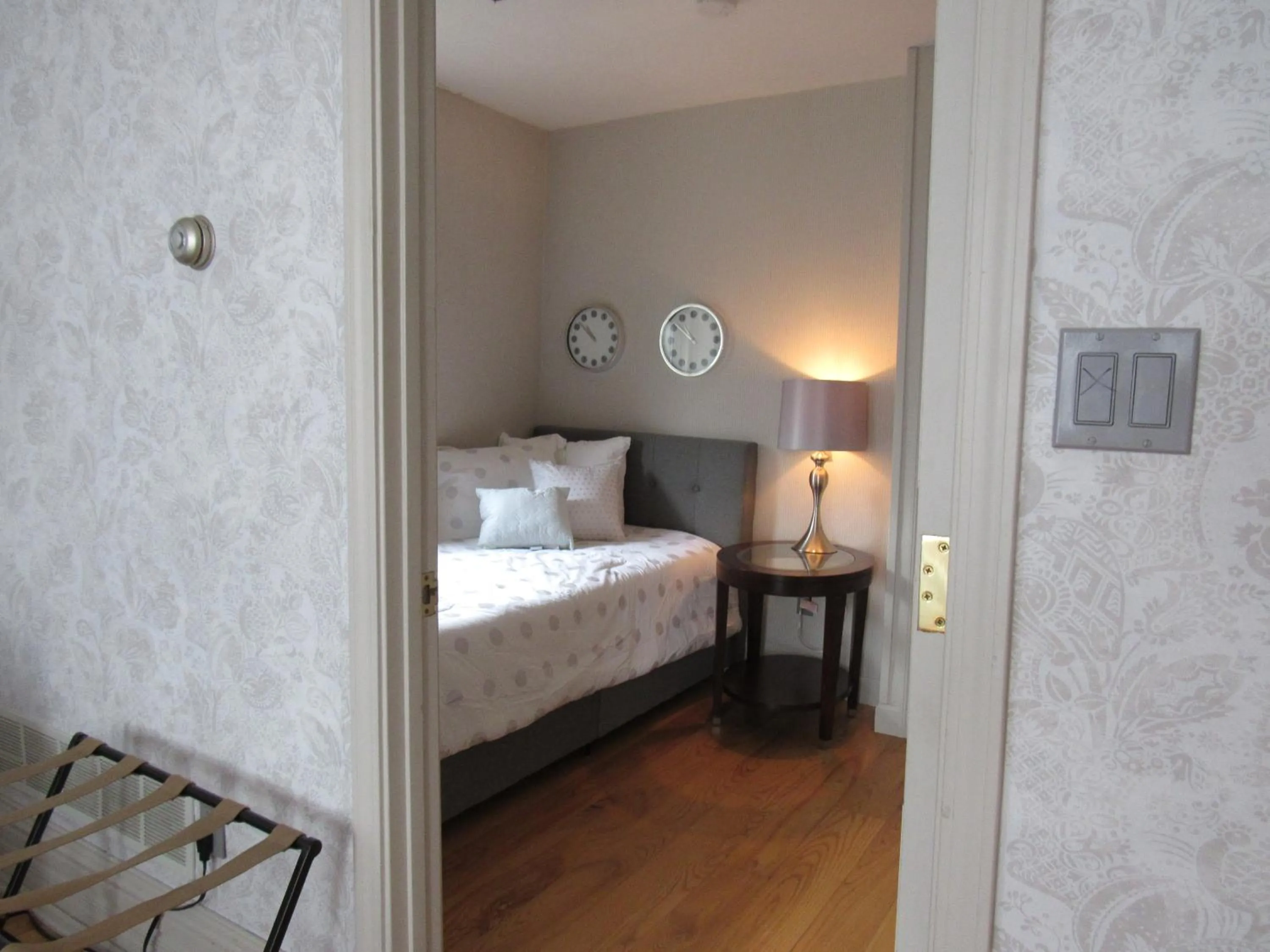 Bed in Washington Park Inn