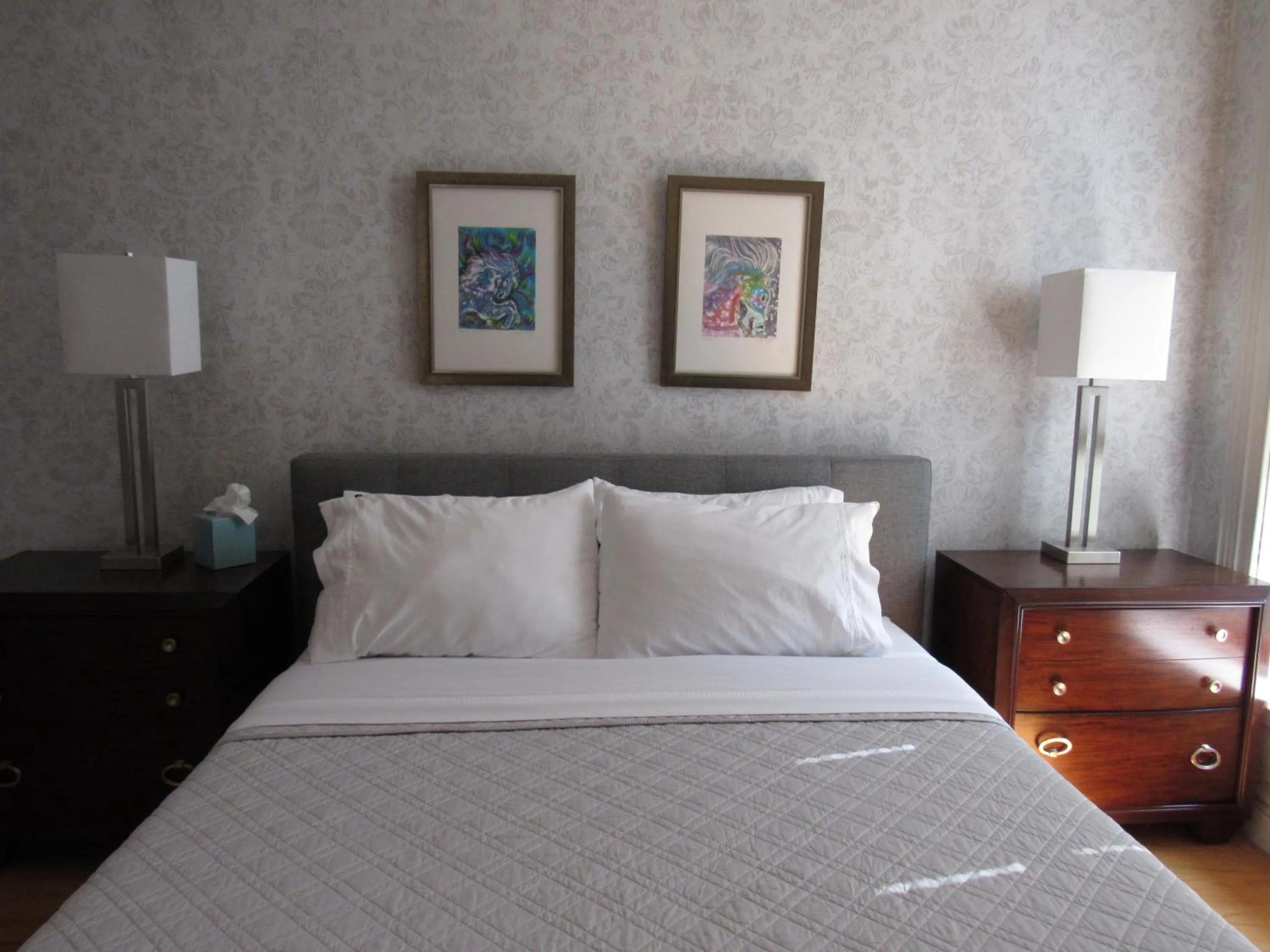 Bed in Washington Park Inn