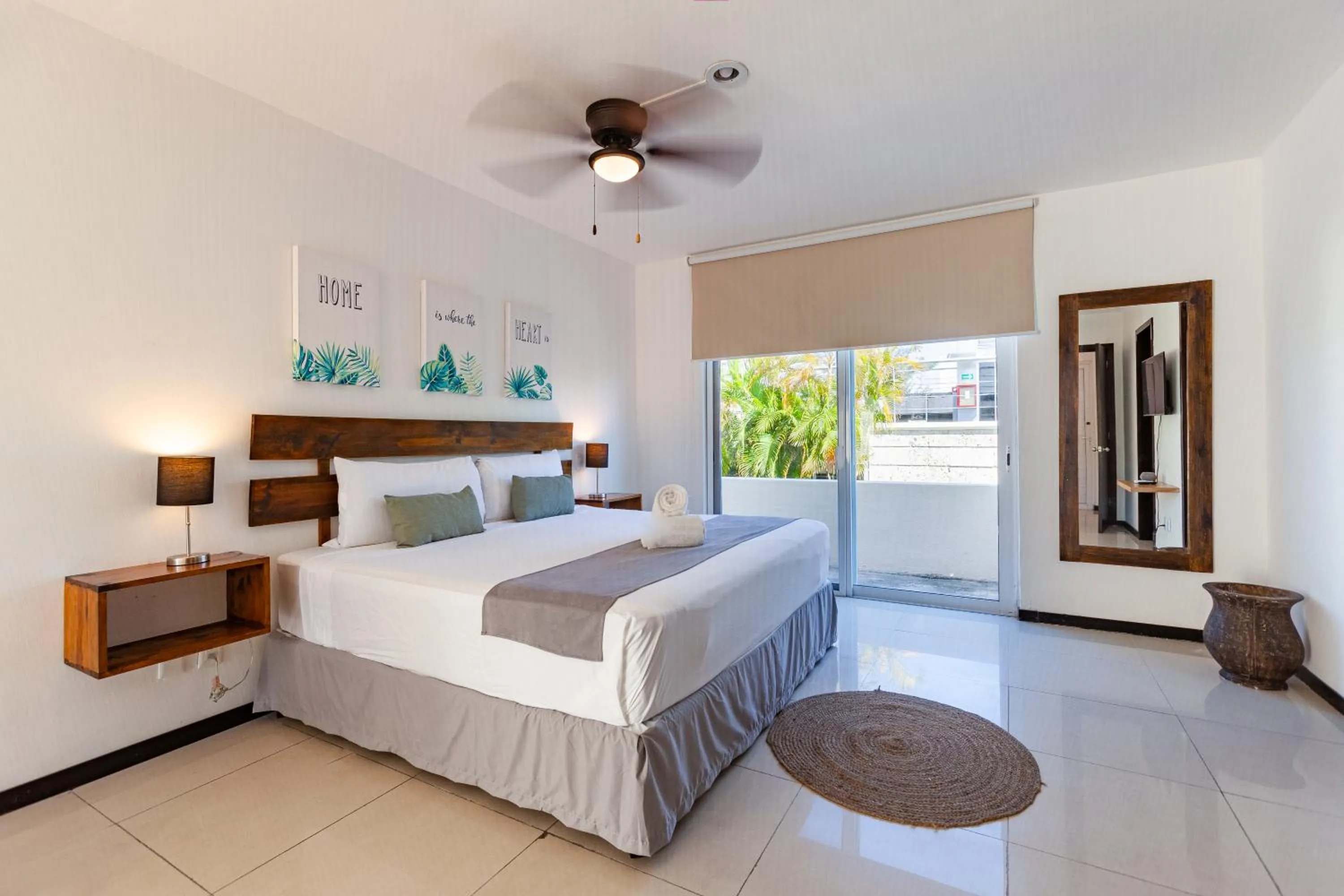 Bed in Via Tendenza Condos