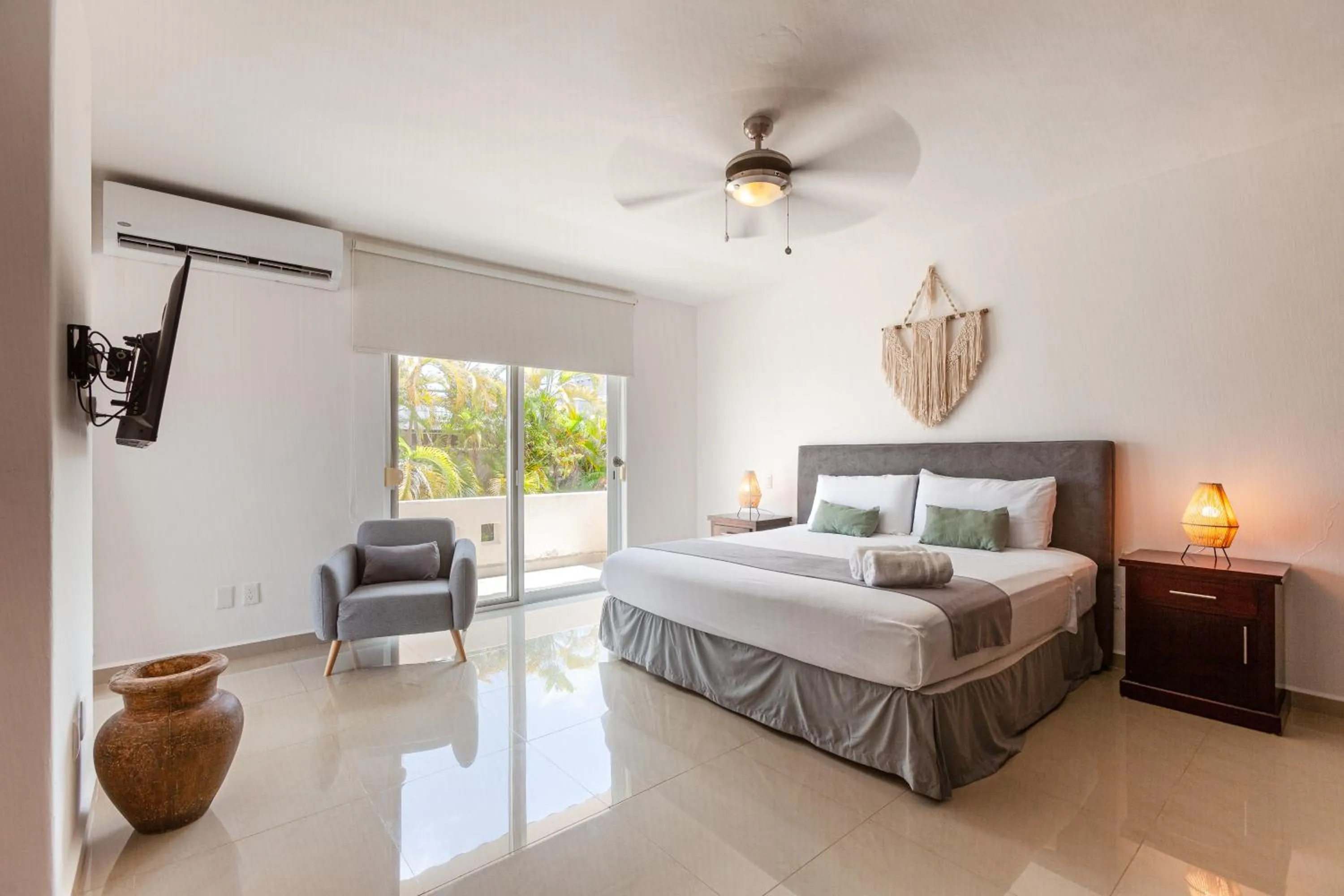 Bed in Via Tendenza Condos