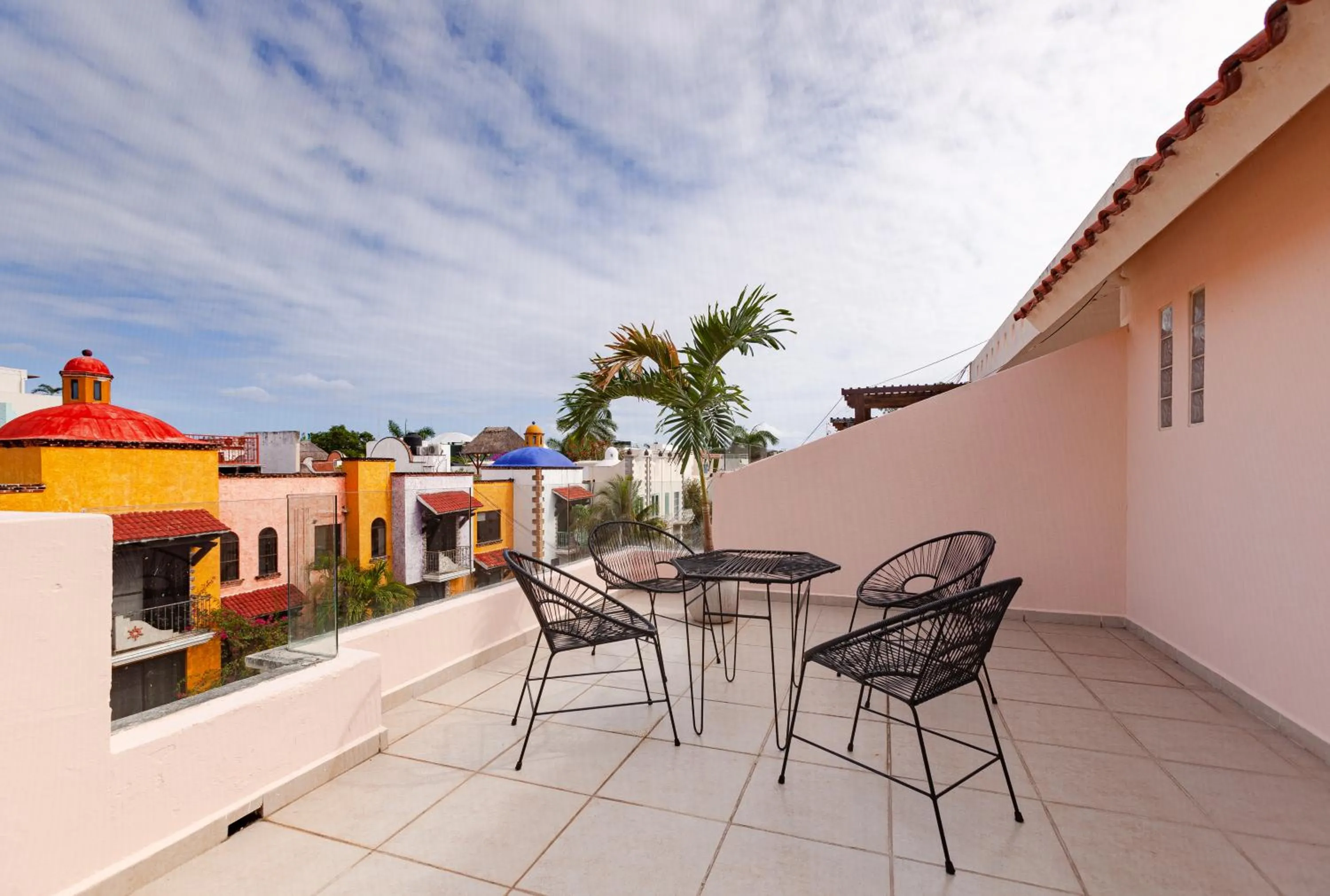 Day in Via Tendenza Condos