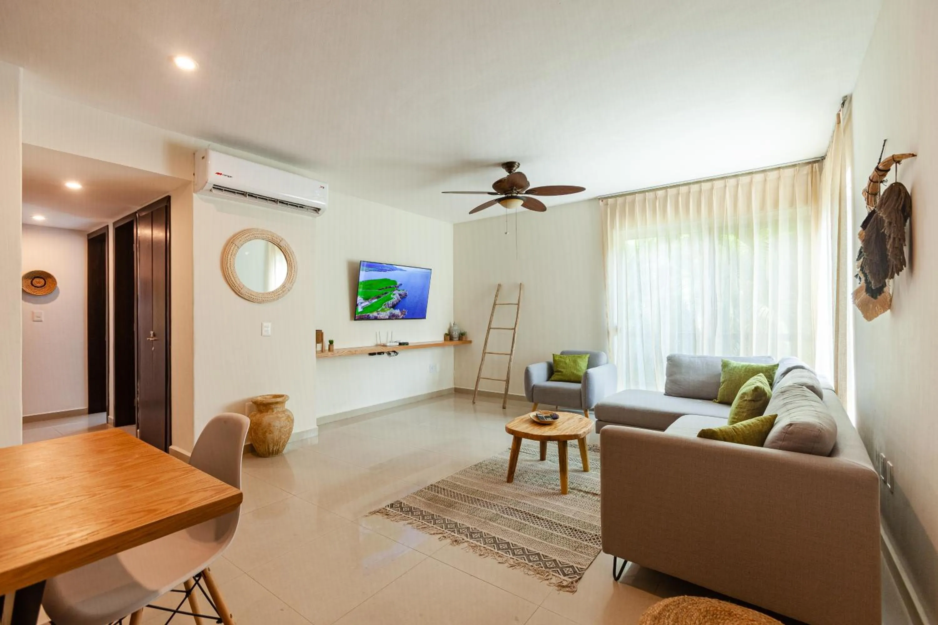 Communal lounge/ TV room in Via Tendenza Condos