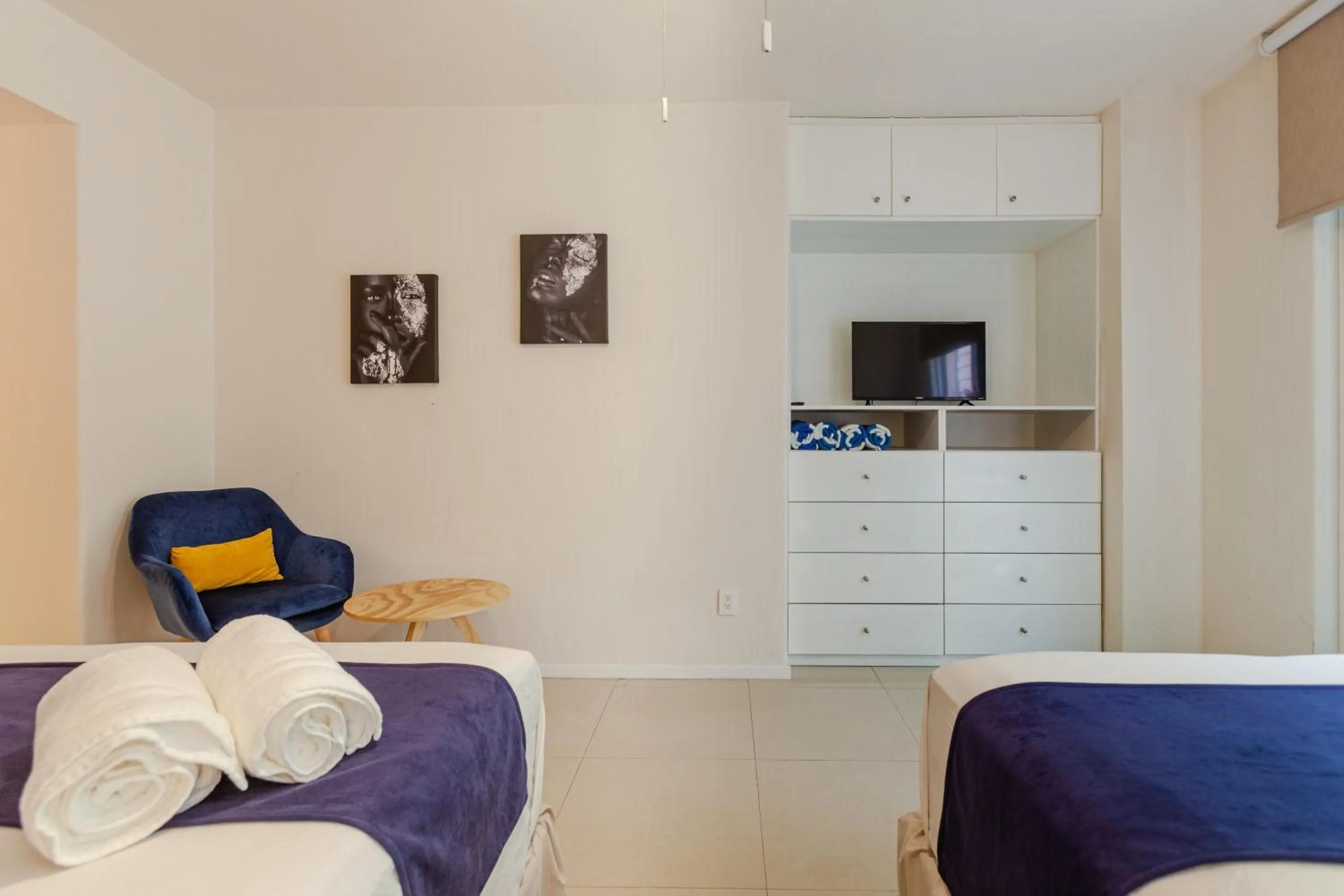 Bed in Via Tendenza Condos