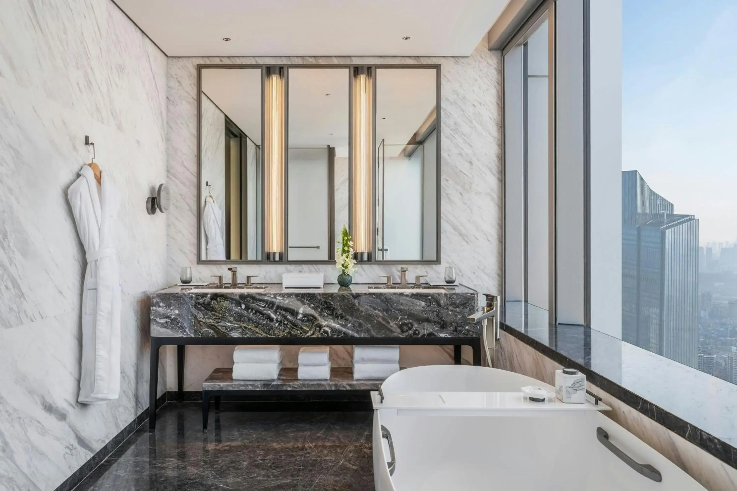 Yangtze King Suite with Club Lounge Access - single occupancy in The Ritz-Carlton, Wuhan Yangtze King Suite with Club Lounge Access - single occupancy in The Ritz-Carlton, Wuhan