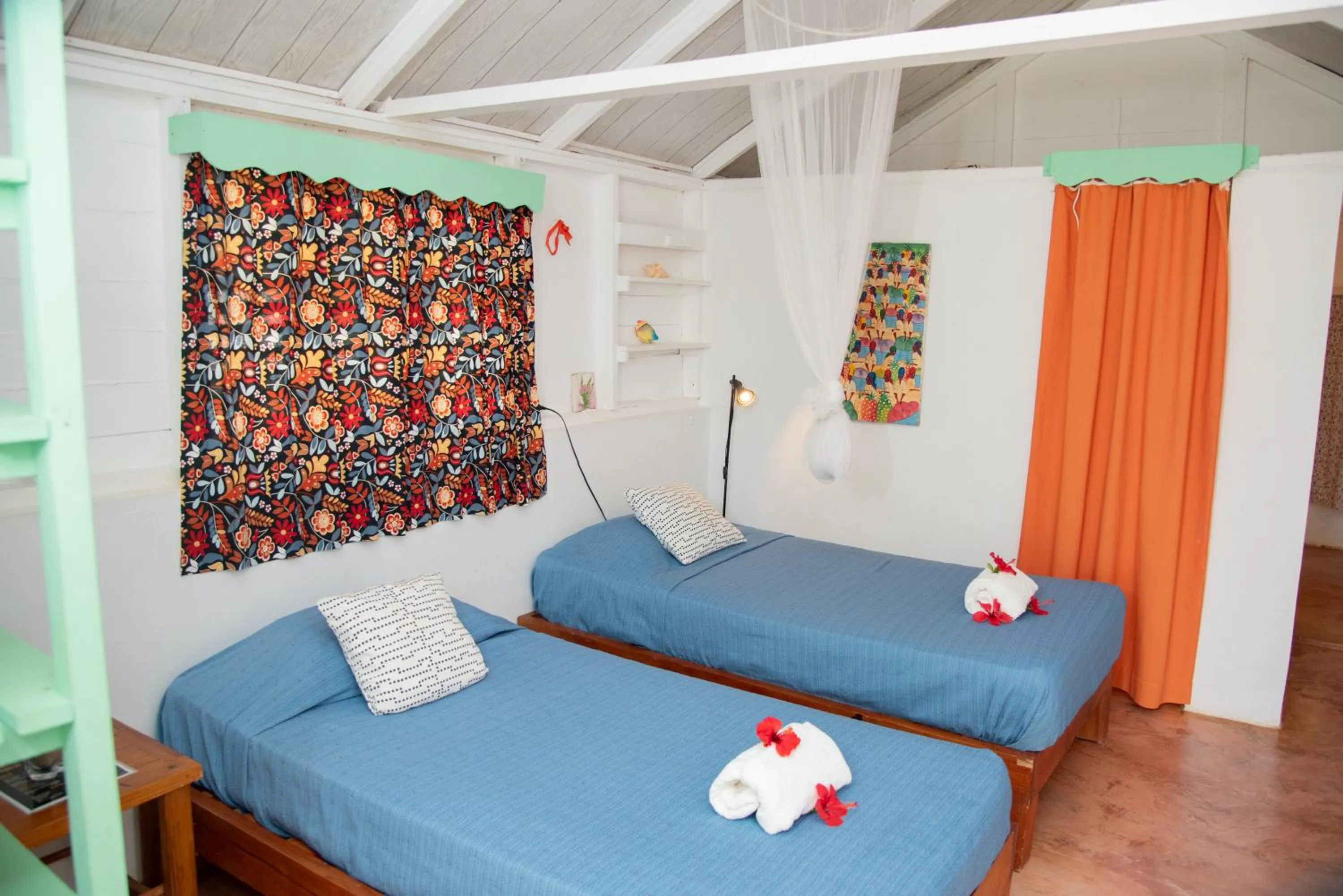 Twin Room in Las Mariposas
